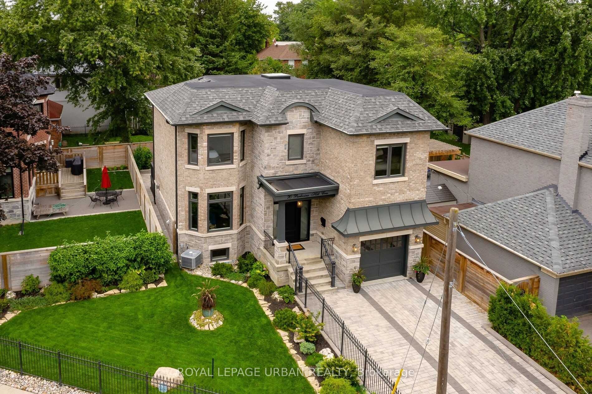 70 Parkview Hill Crescent, Toronto, ON M4B 1R4