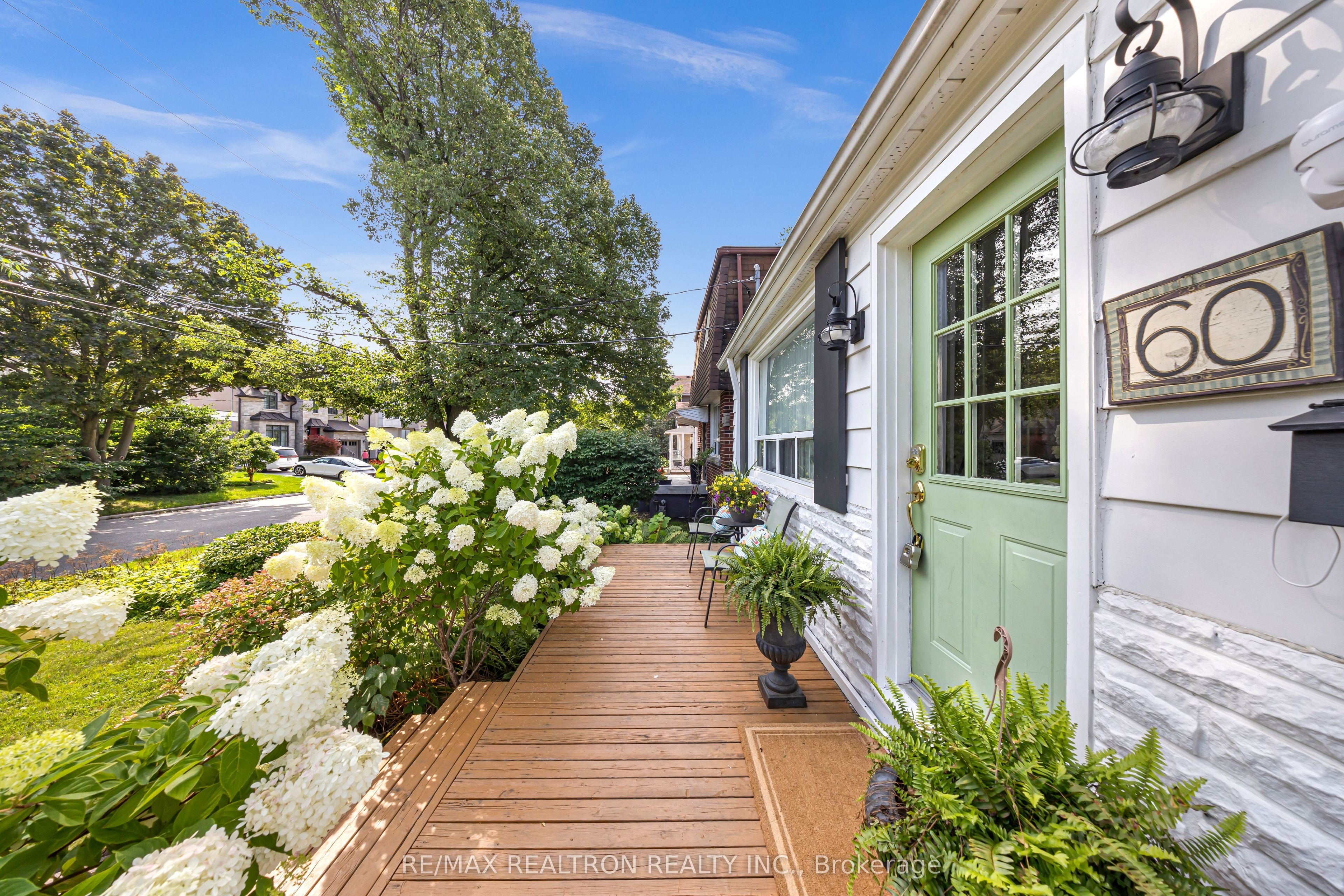60 Dorset Road, Toronto, ON M1M 2S7 photo 2