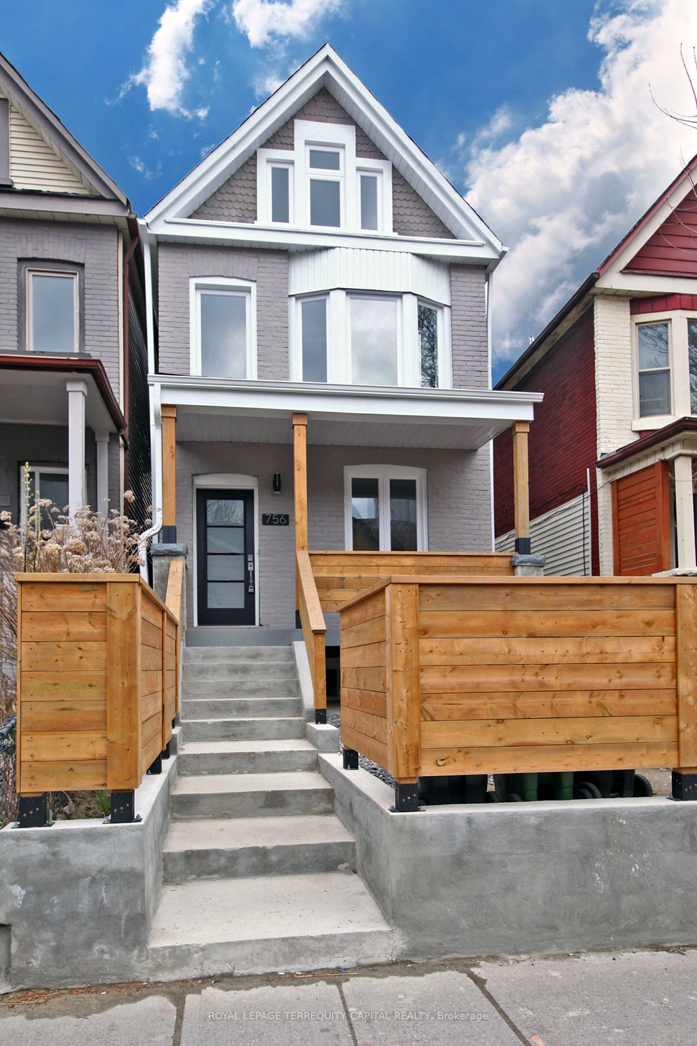 756 Gerrard Street E 1, Toronto, ON M4M 1Y6 photo 2
