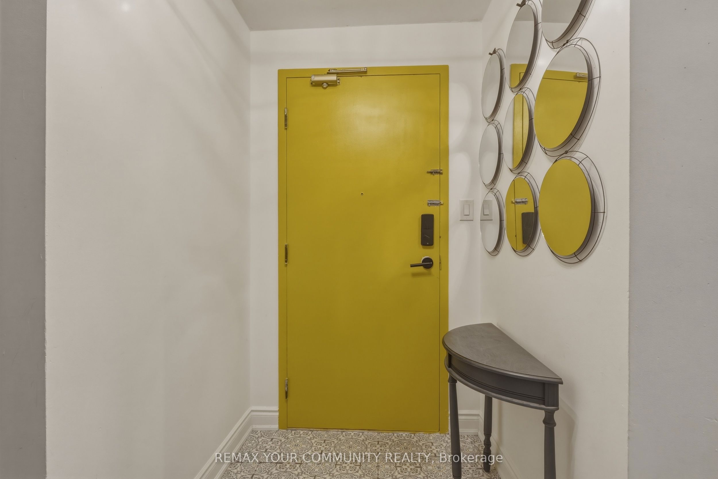 410 McLevin Avenue 103, Toronto, ON M1B 5J5 photo 2