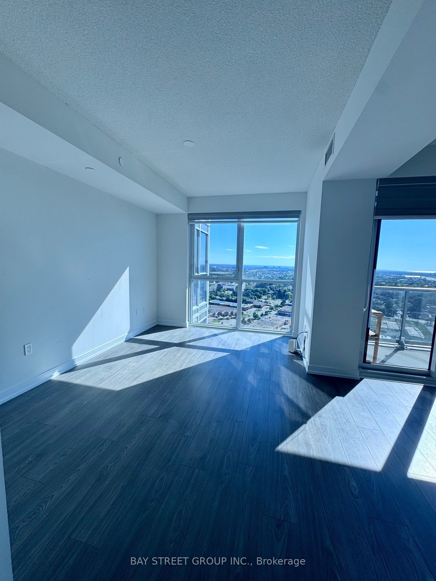 225 Village Green Square 2809, Toronto, ON M1S 0L3 photo 3