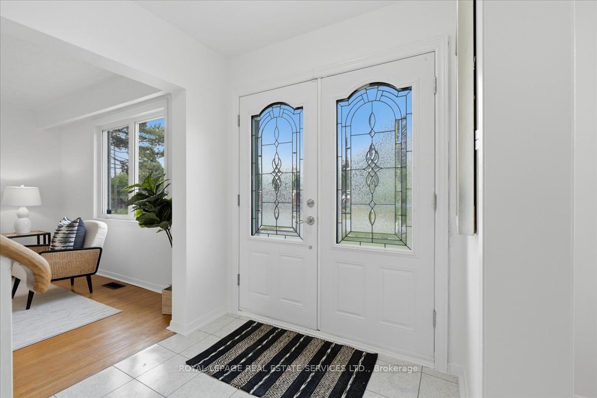 17 Rosegrove Place, Toronto, ON M1S 1W5 photo 2