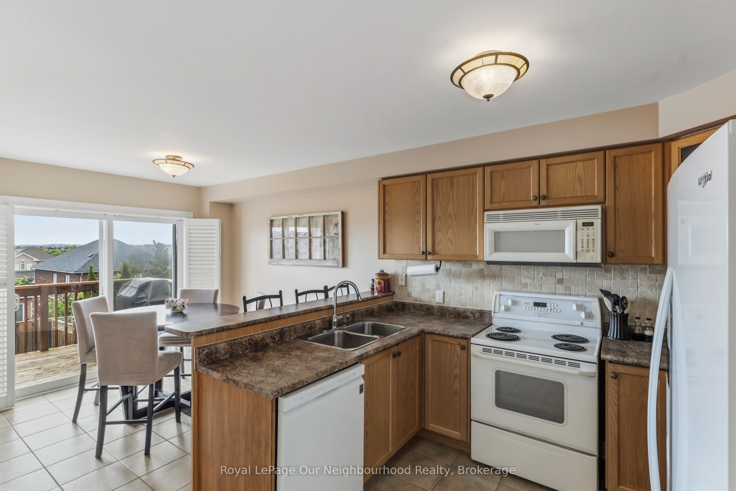 16 Nobbs Drive, Ajax, ON L1T 4L9 photo 4
