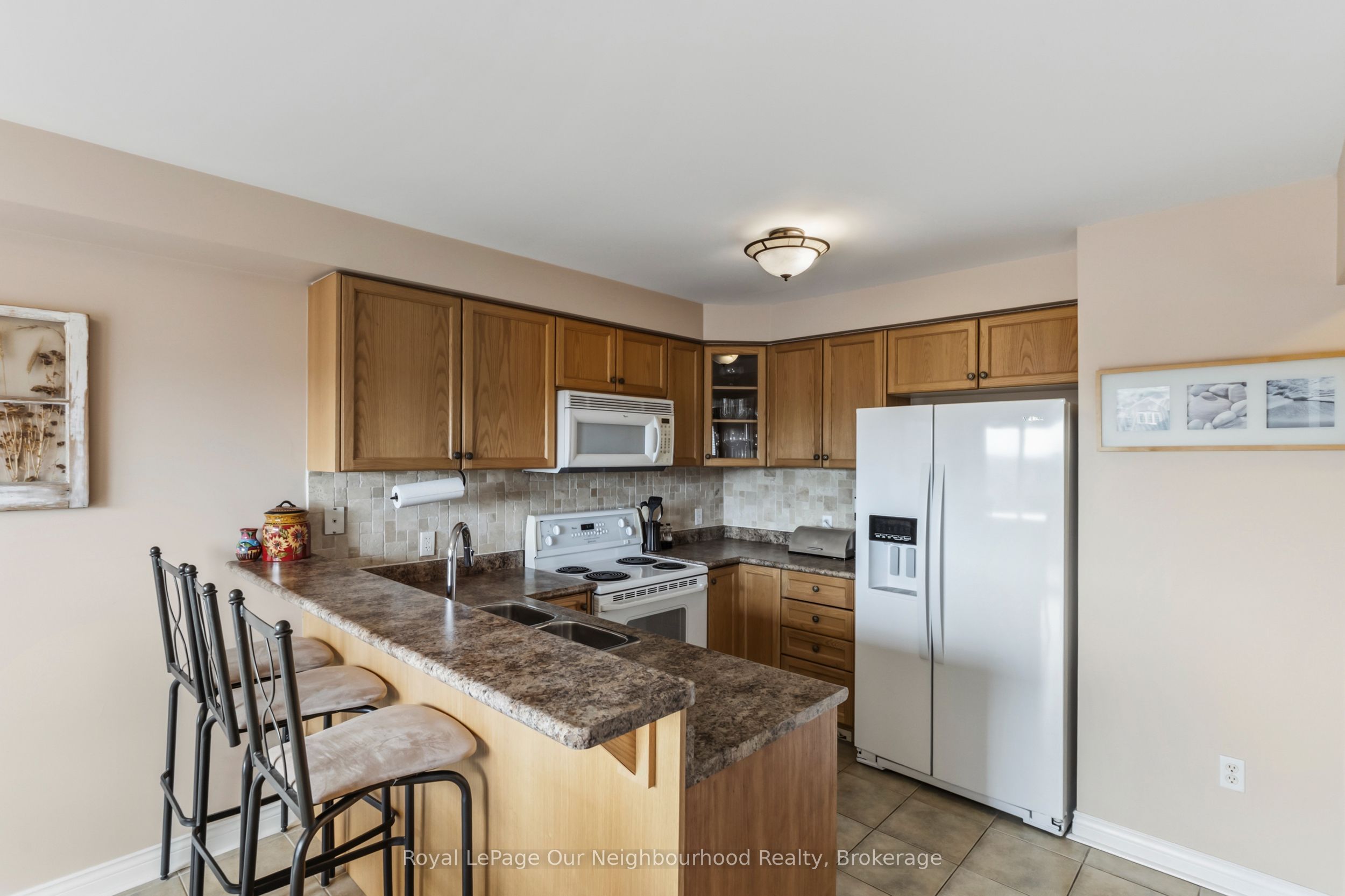 16 Nobbs Drive, Ajax, ON L1T 4L9 photo 5