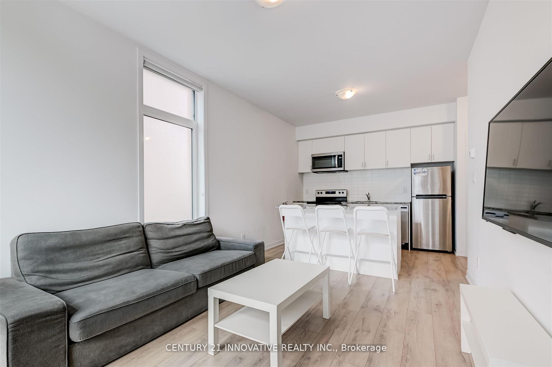1720 Simcoe Street 16, Oshawa, ON L1G 4X9 photo 2