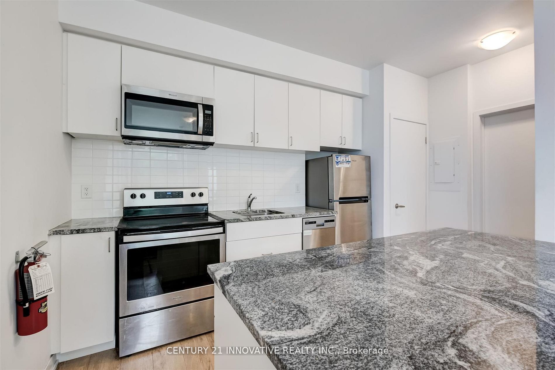 1720 Simcoe Street 16, Oshawa, ON L1G 4X9 photo 3