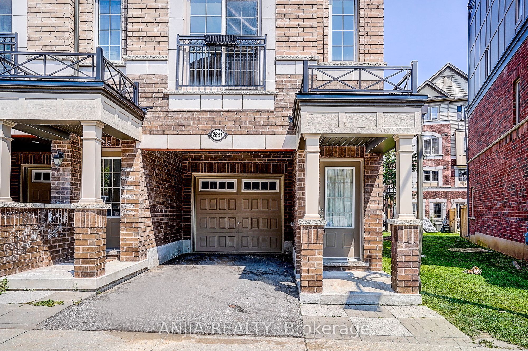 2641 Eaglesham Path, Oshawa, ON L1L 0M7 photo 2