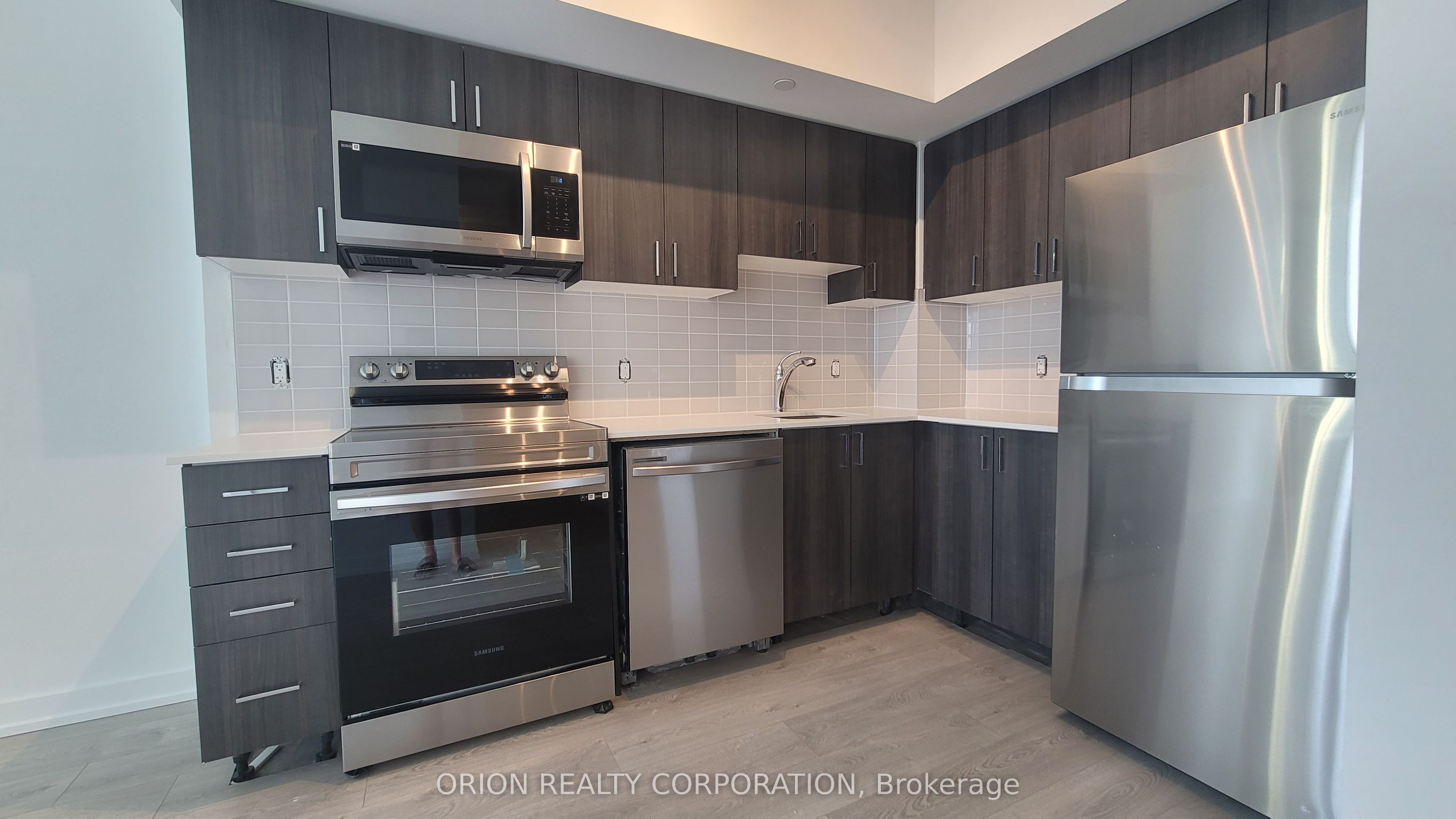 1480 Bayly Street 1706, Pickering, ON L1W 0C2 photo 4