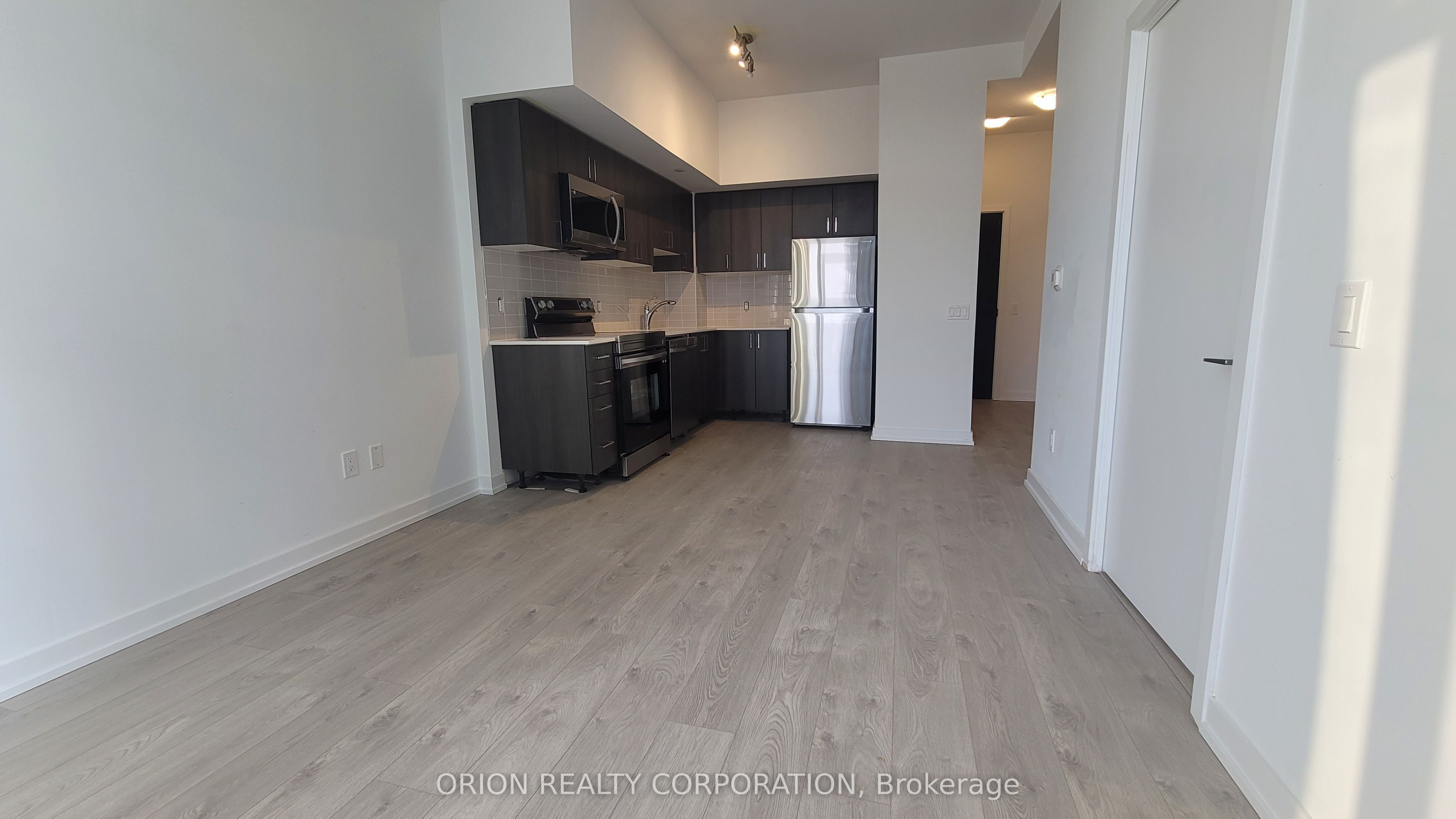 1480 Bayly Street 1706, Pickering, ON L1W 0C2 photo 5
