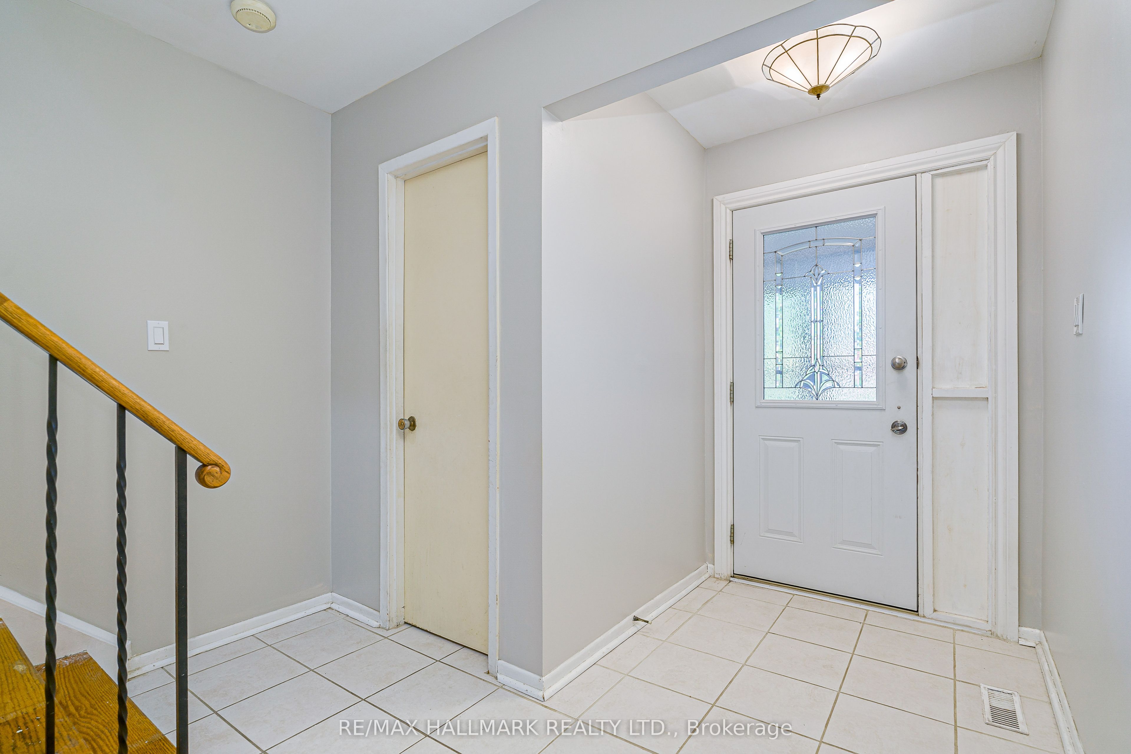 27 Keyworth Trail Upper, Toronto, ON M1S 2V2 photo 4