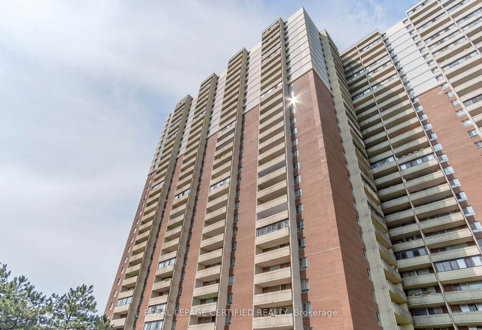 1 Massey Square 1208, Toronto, ON M4C 5L4