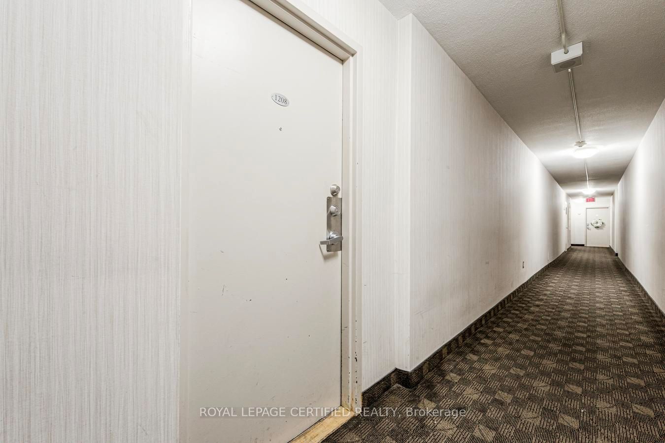1 Massey Square 1208, Toronto, ON M4C 5L4 photo 3