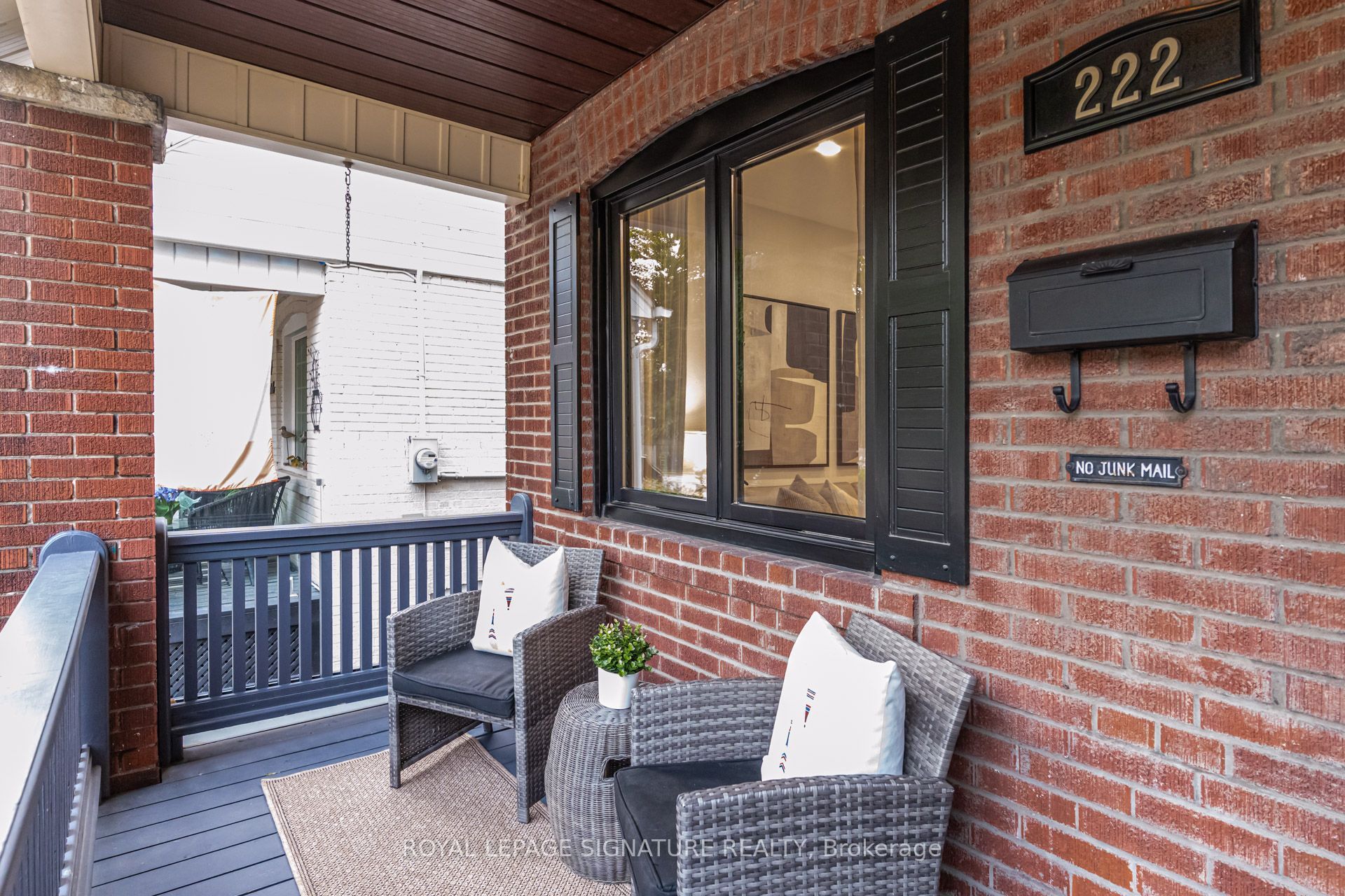 222 Queensdale Avenue, Toronto, ON M4C 2B2 photo 2