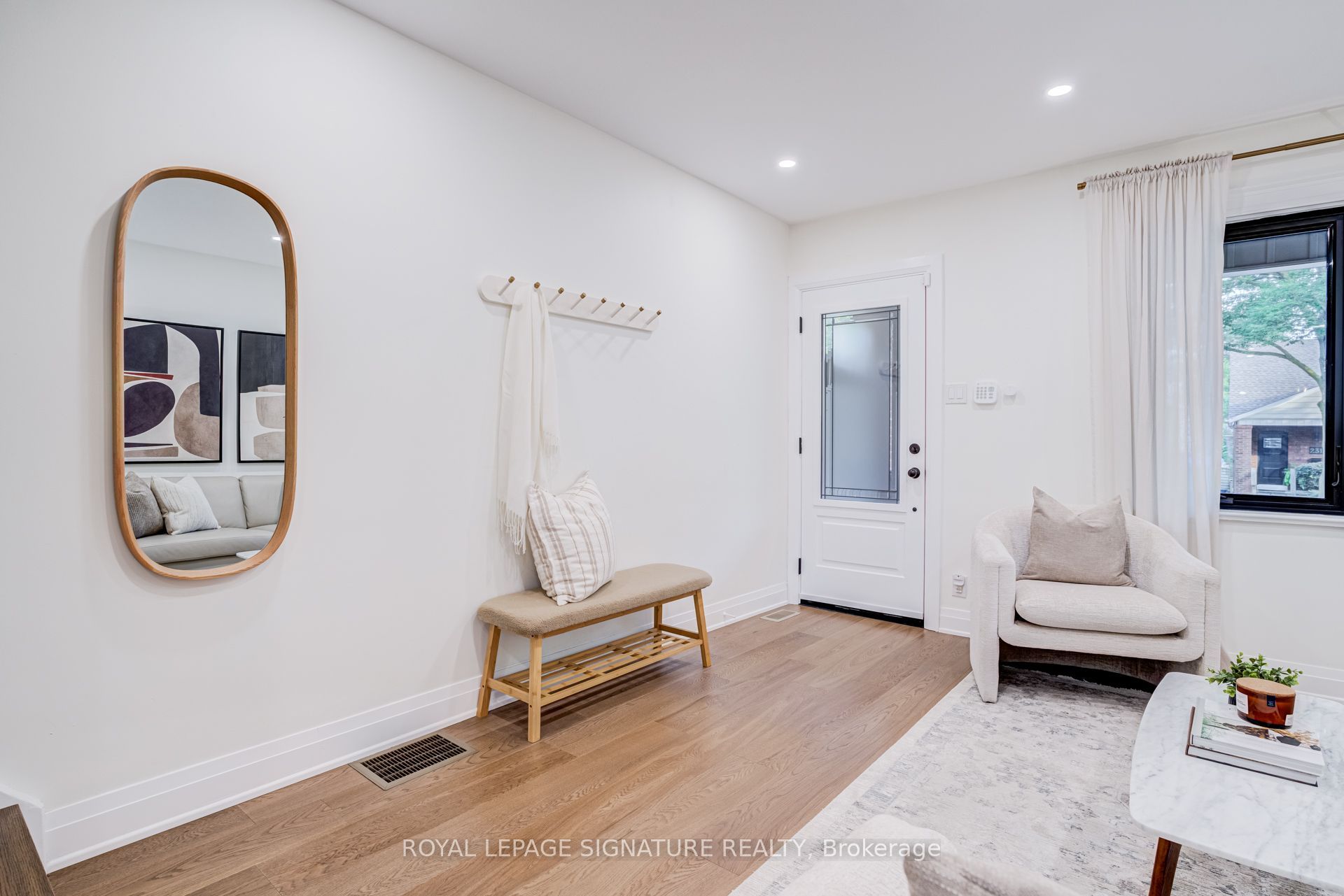 222 Queensdale Avenue, Toronto, ON M4C 2B2 photo 3