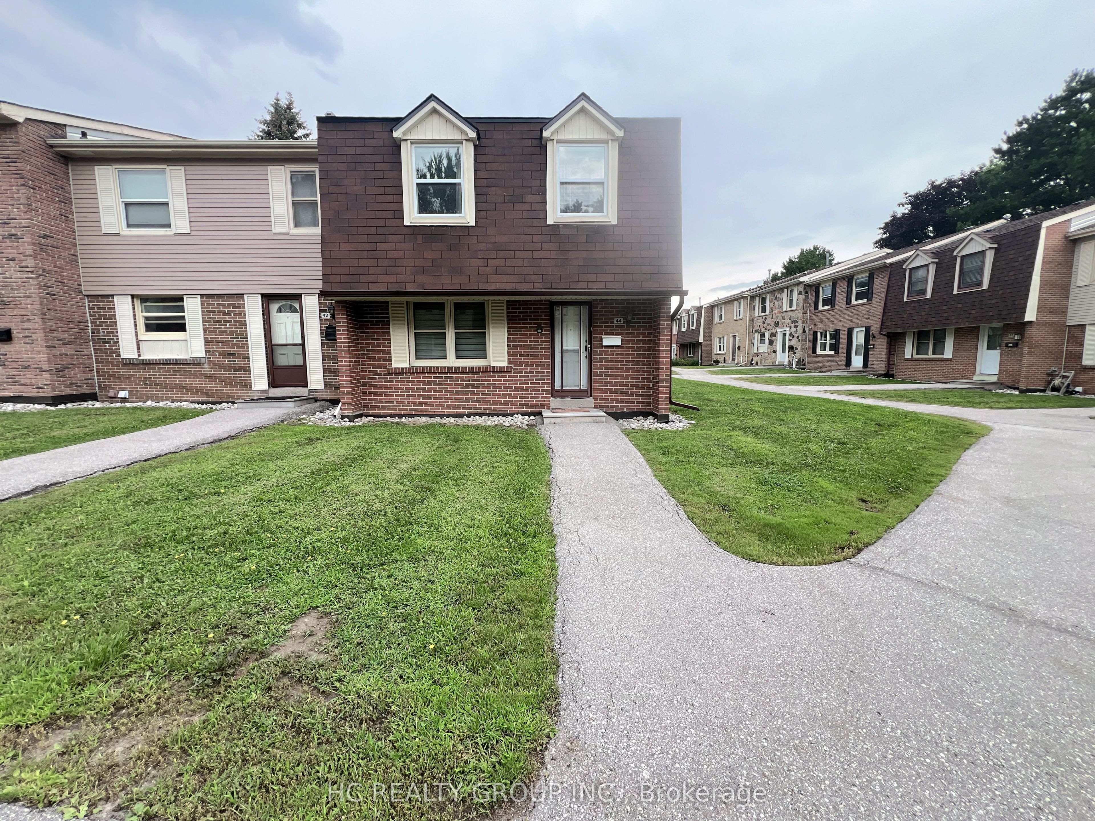 2061 Bridletowne Circle 44, Toronto, ON M1W 2J7