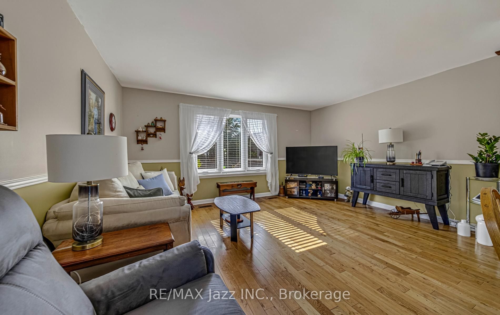 1481 Evangeline Drive, Oshawa, ON L1J 3S8 photo 5
