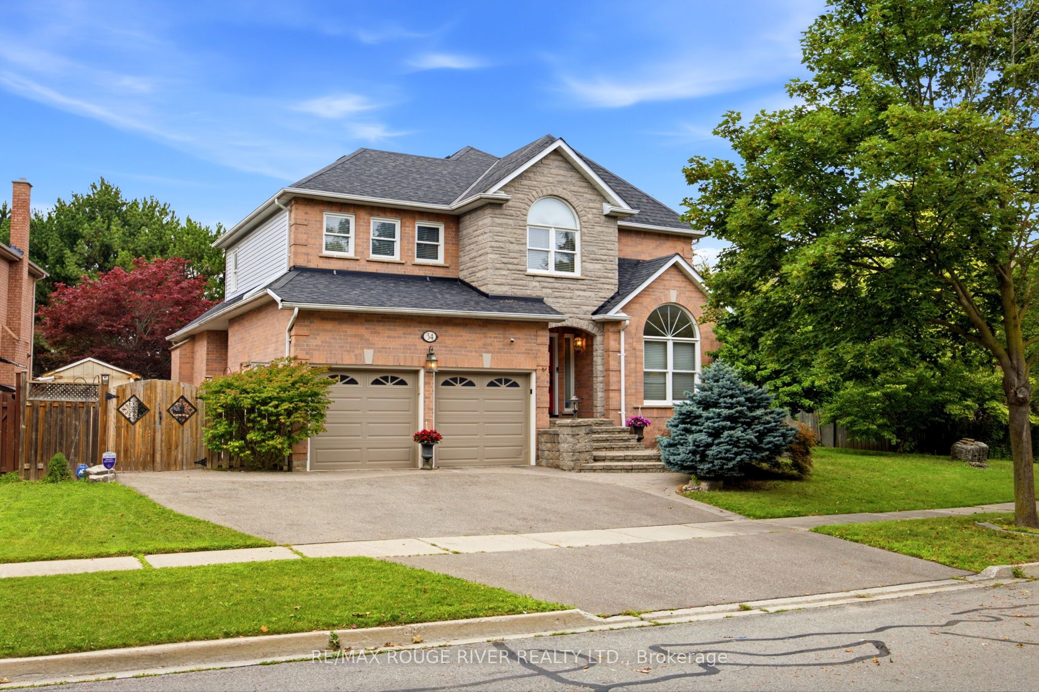 34 Kennett Drive, Whitby, ON L1P 1L5