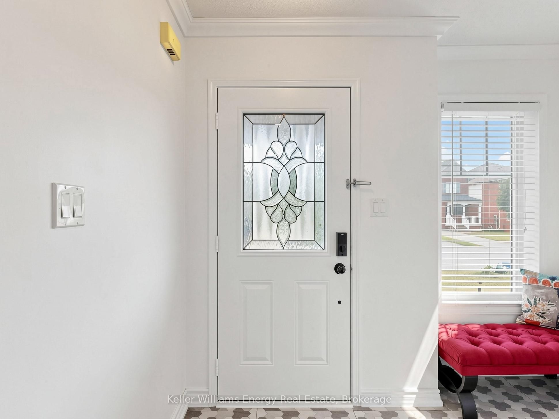 16 Donlevy Crescent, Whitby, ON L1R 0B8 photo 5