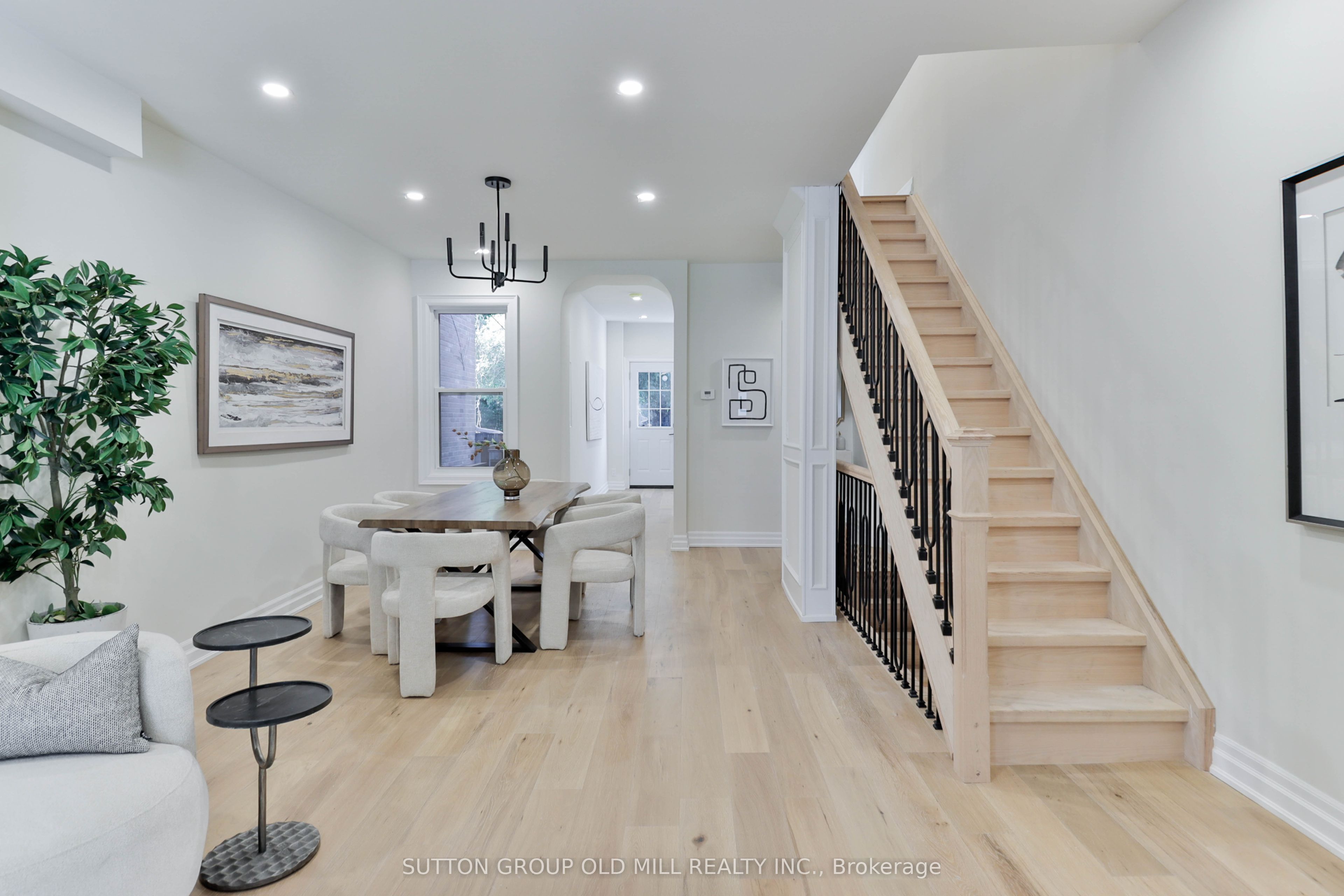 28 Eastmount Avenue, Toronto, ON M4K 1V1 photo 3