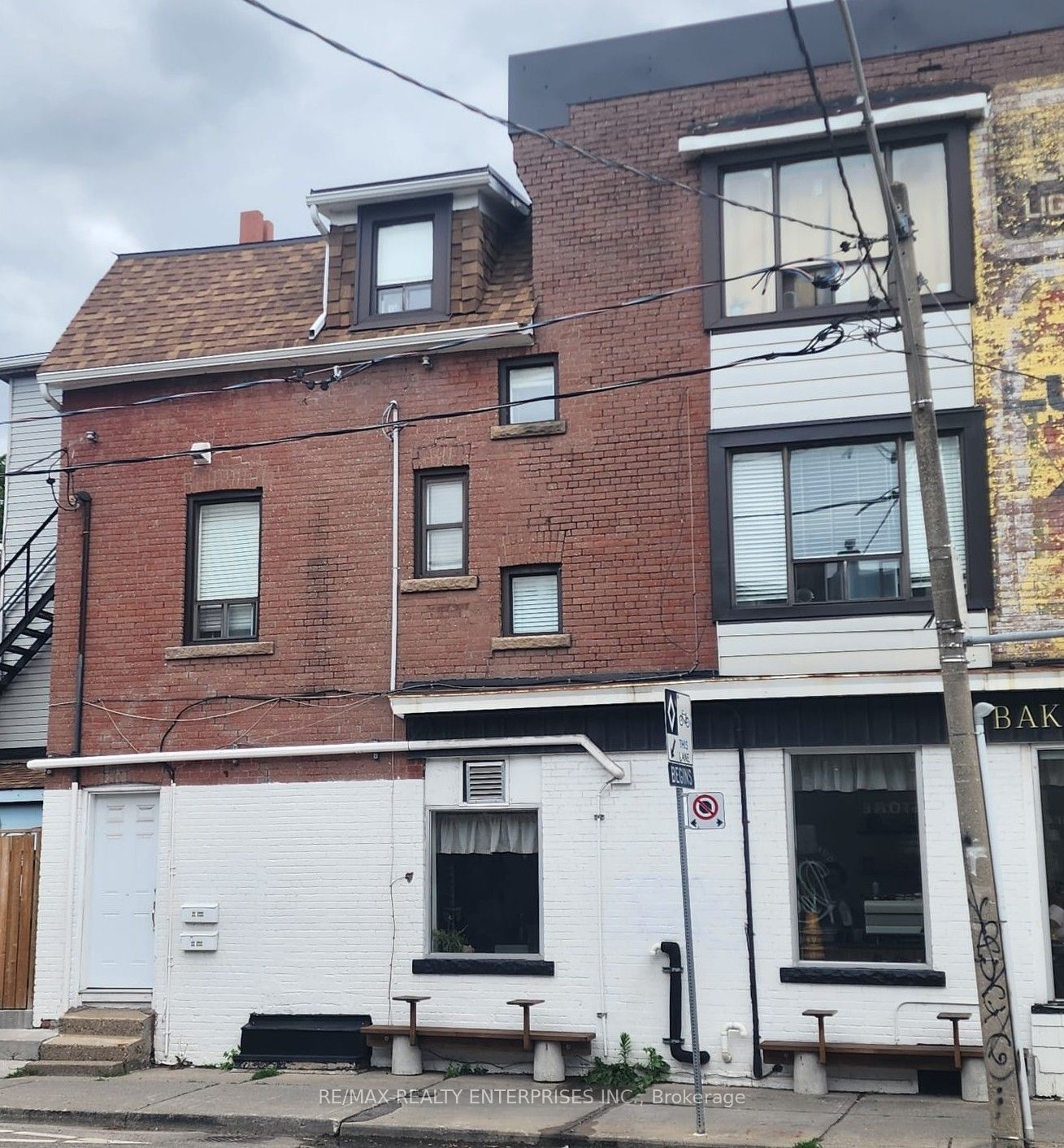 488 Logan Avenue, Toronto, ON M4M 1Y5 photo 2