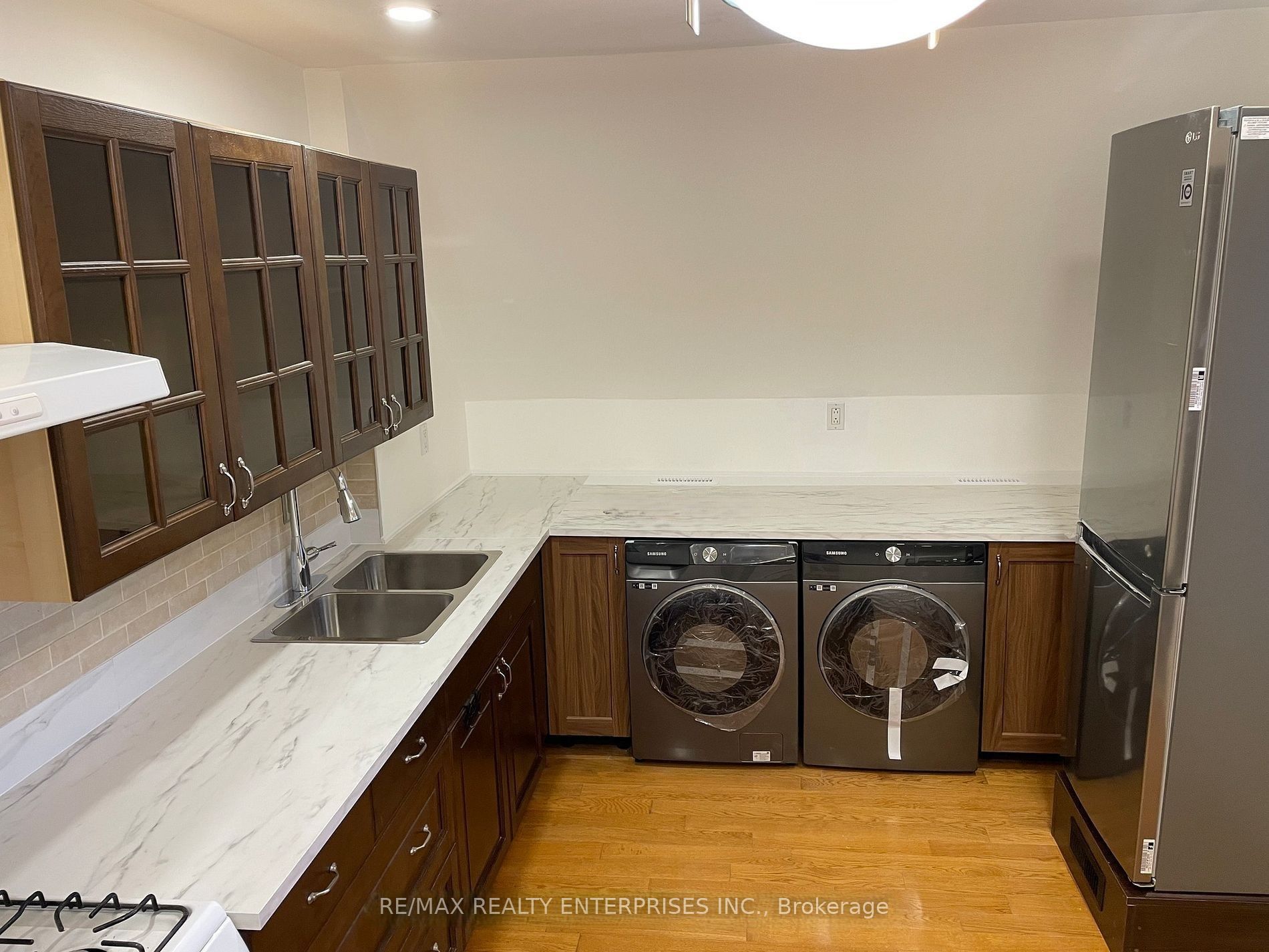 488 Logan Avenue, Toronto, ON M4M 1Y5 photo 4