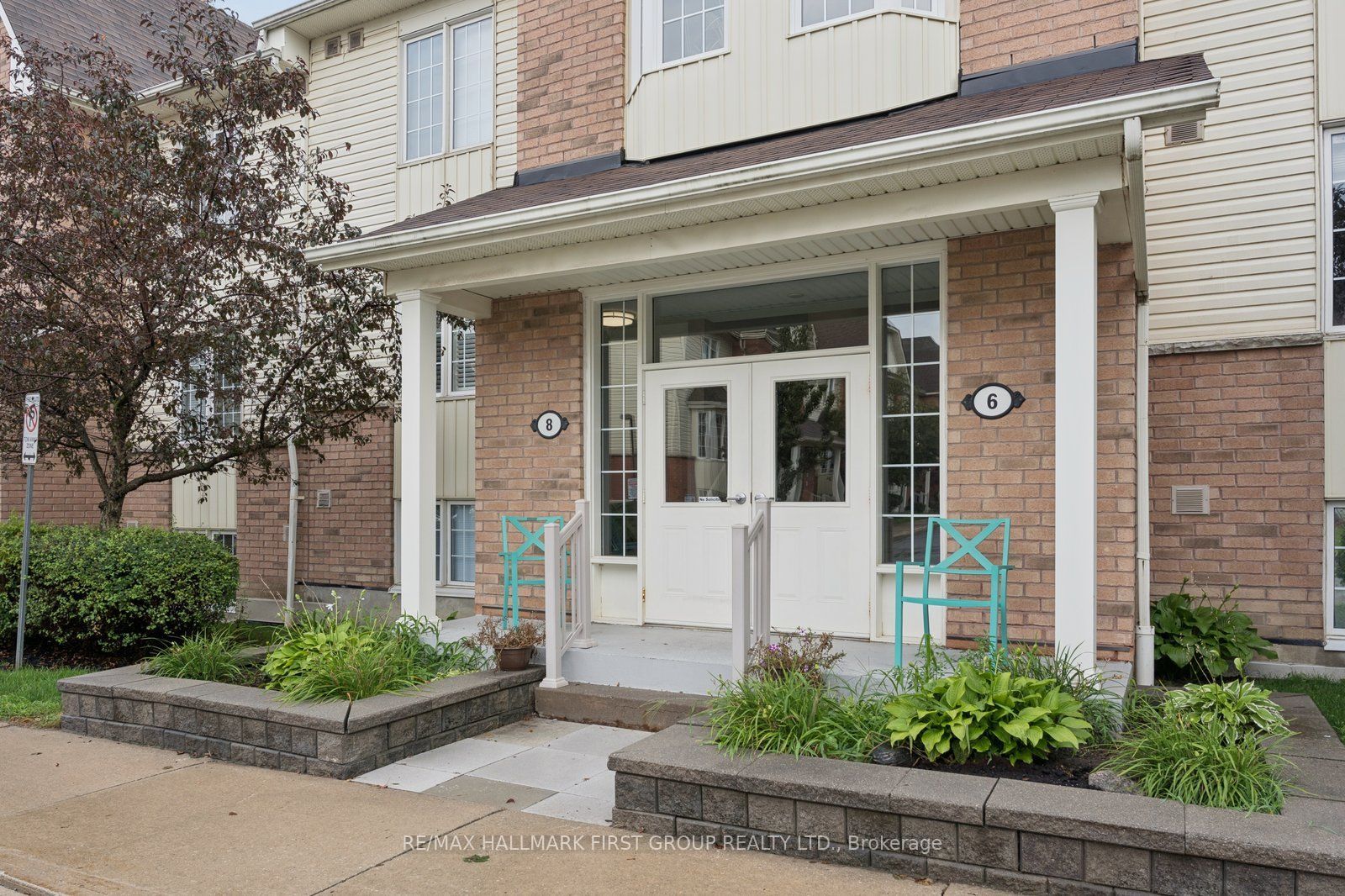 8 Petra Way 2, Whitby, ON L1R 0A6 photo 2