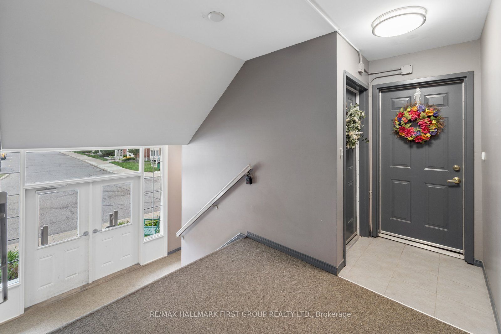 8 Petra Way 2, Whitby, ON L1R 0A6 photo 3