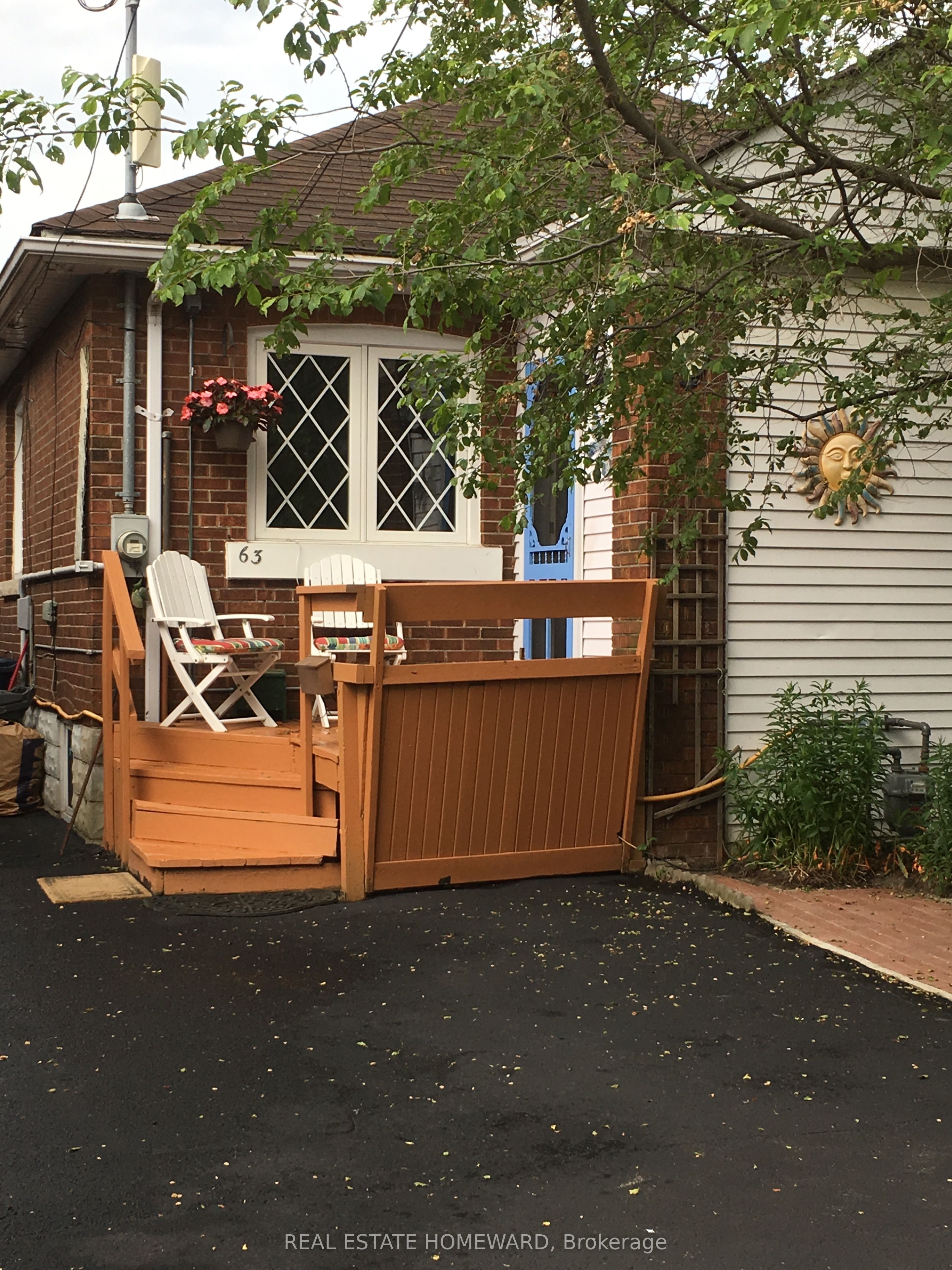 63 Queensbury Avenue, Toronto, ON M1N 2X8