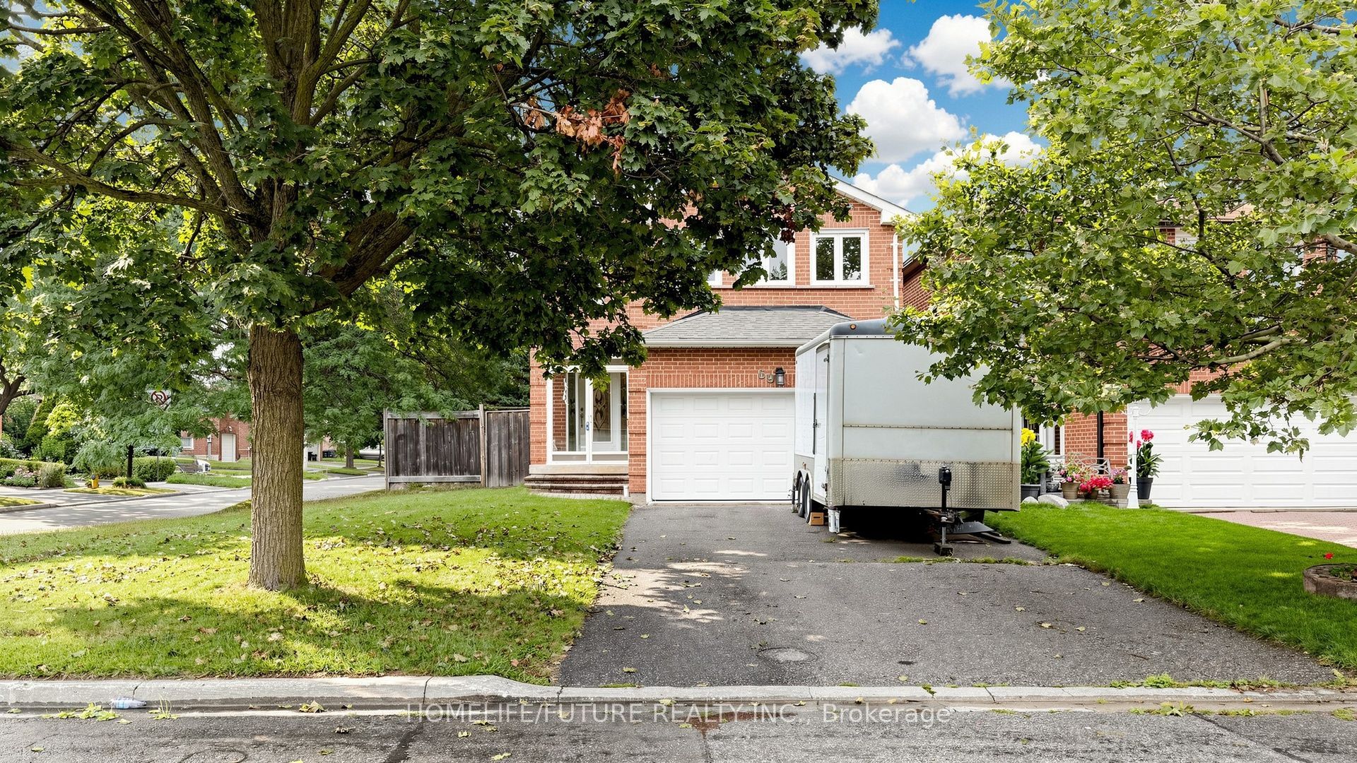 69 Lansbury Drive, Toronto, ON M1V 3J3