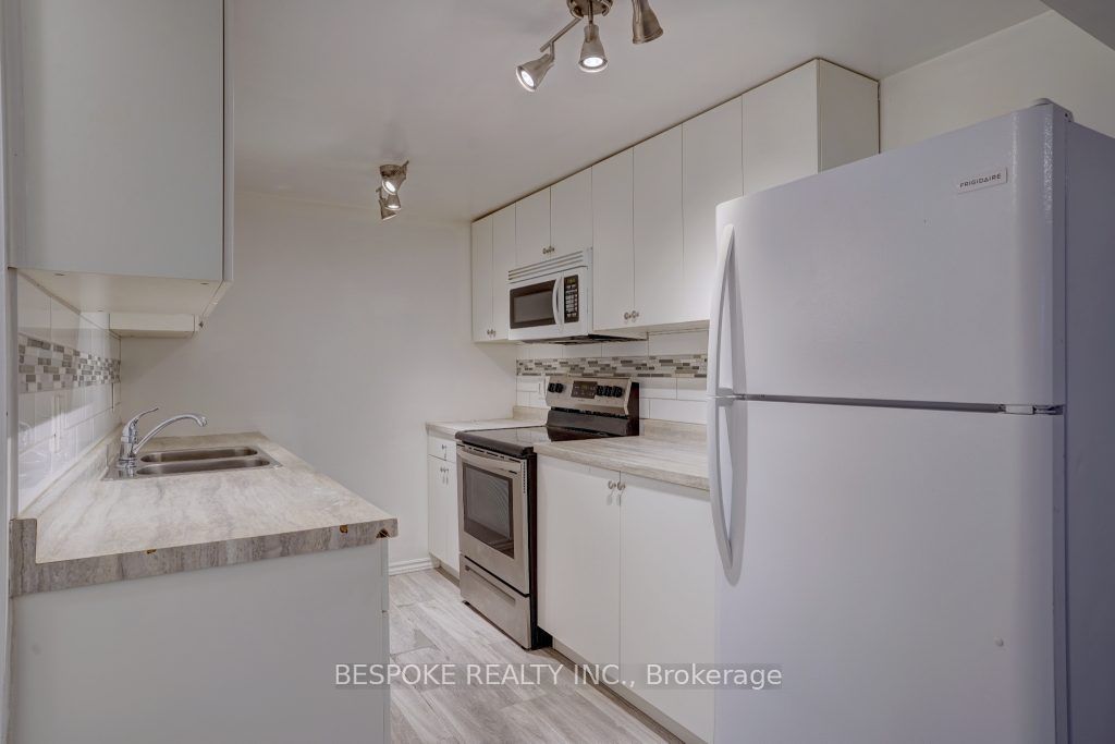 94 Wellington Avenue W Bsmt, Oshawa, ON L1H 3X9 photo 5