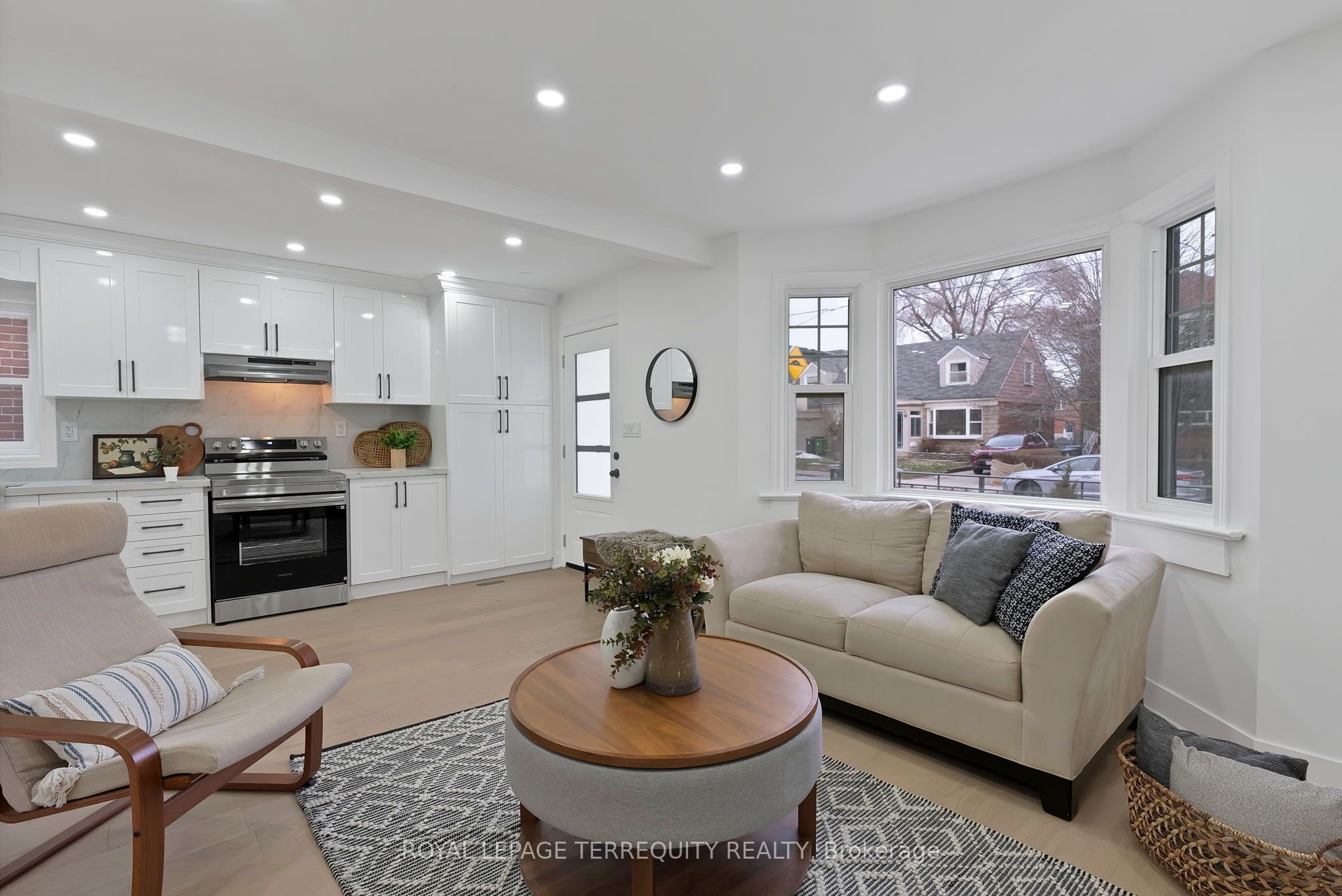 40 Leroy Avenue, Toronto, ON M4J 4G8