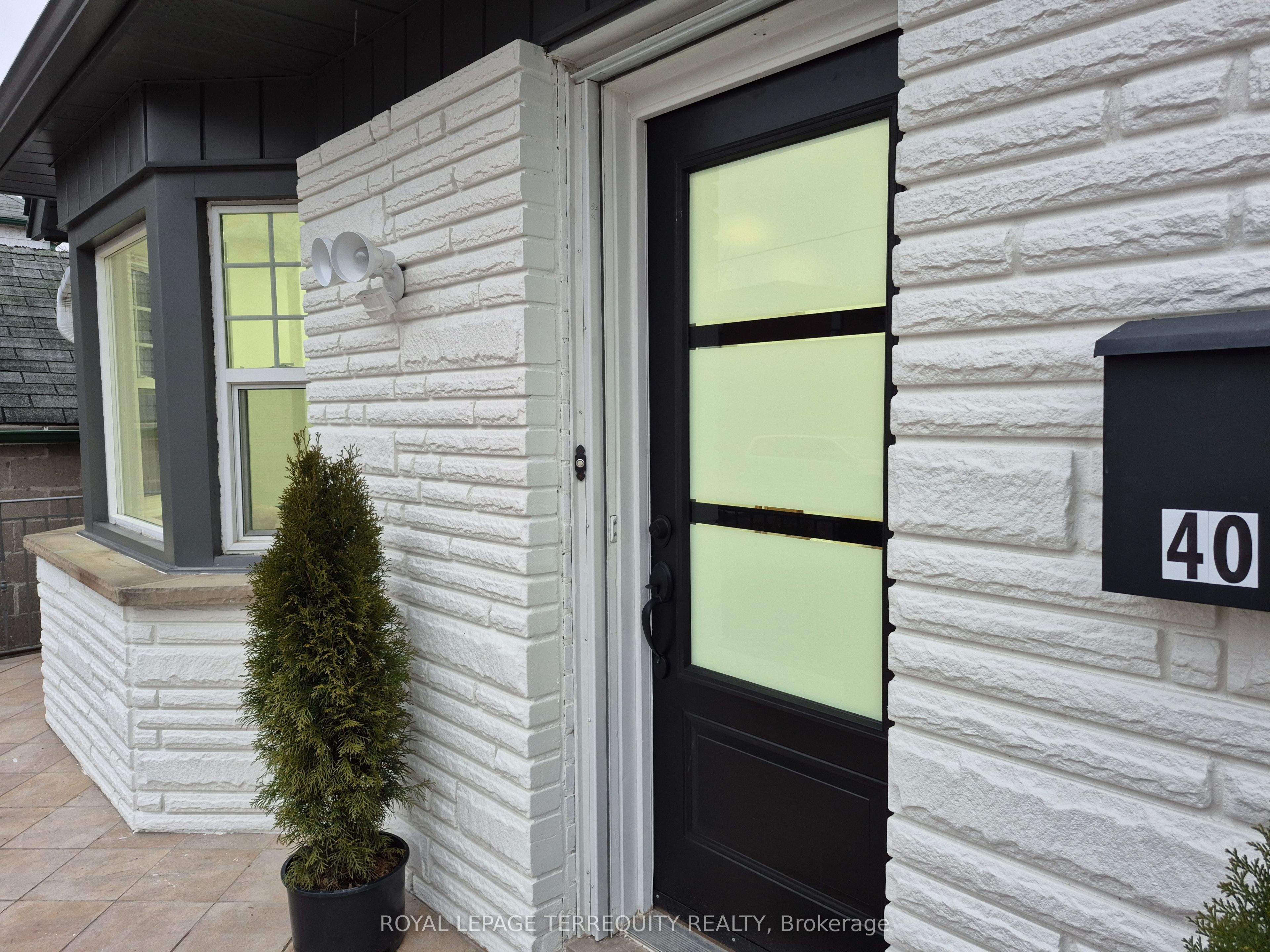 40 Leroy Avenue, Toronto, ON M4J 4G8 photo 4