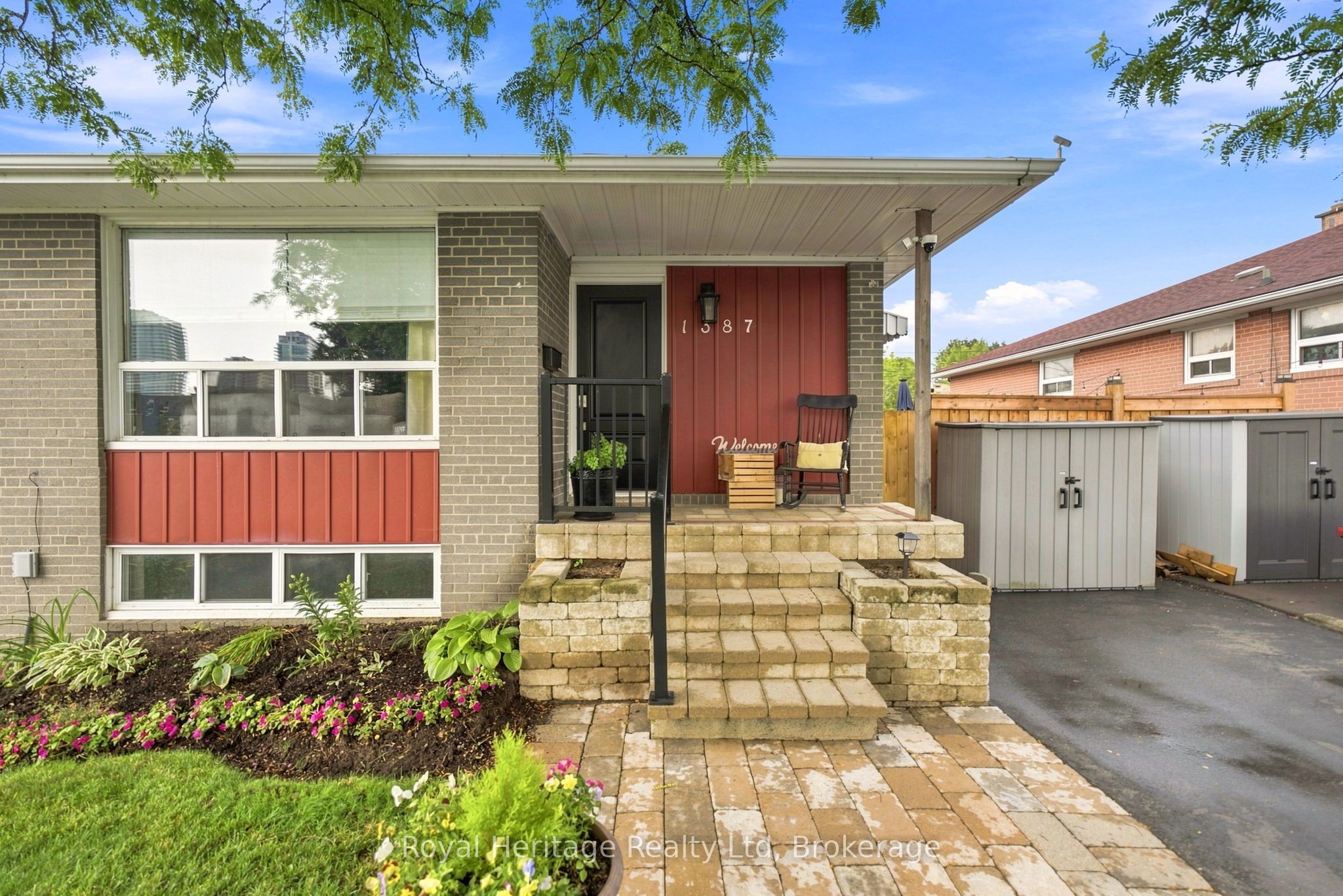 1387 Garvolin Avenue, Pickering, ON L1W 1J7