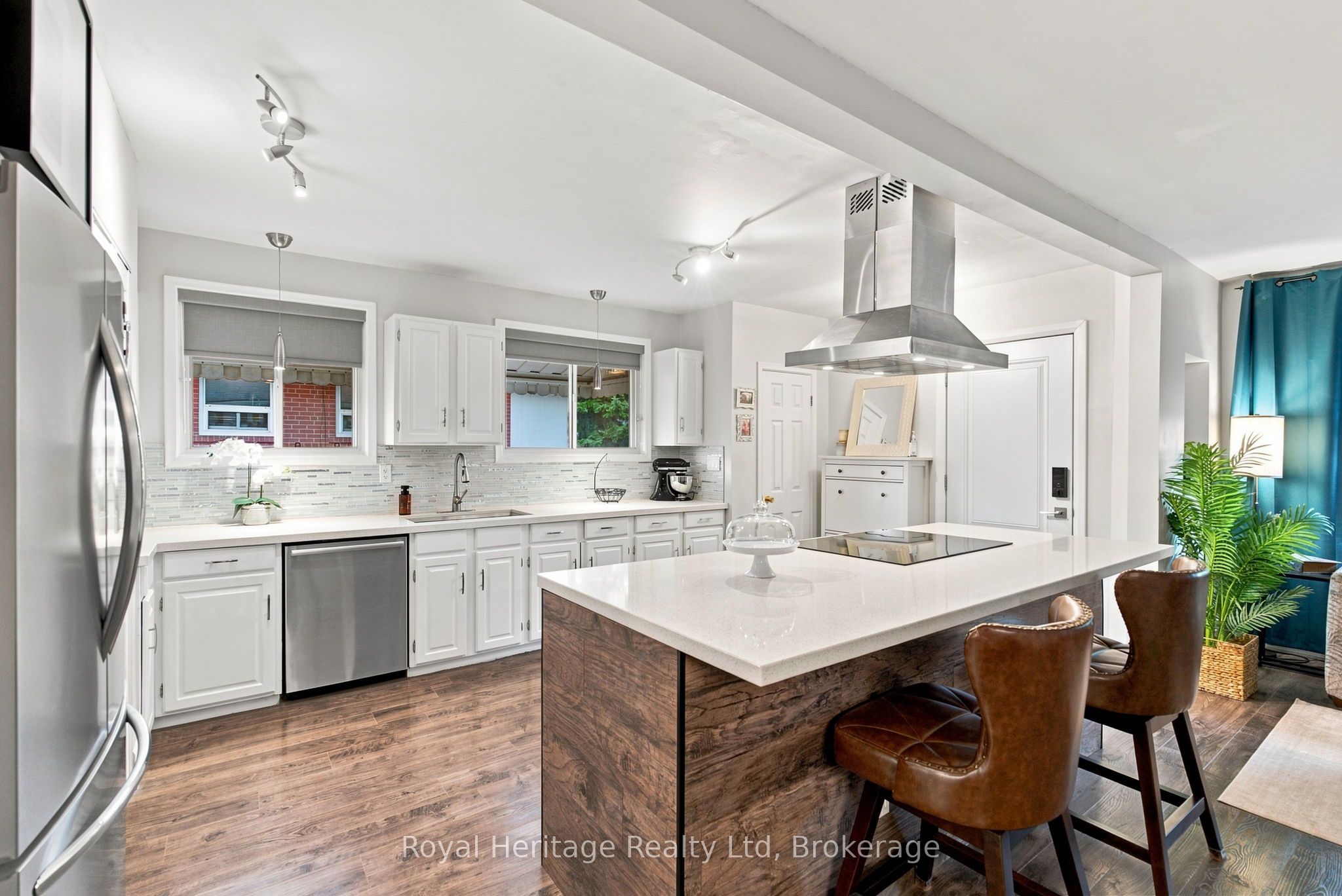 1387 Garvolin Avenue, Pickering, ON L1W 1J7 photo 5