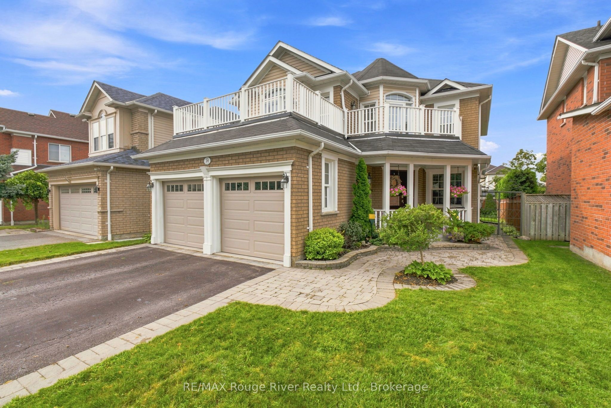 26 Woodlands Avenue, Whitby, ON L1R 2S9