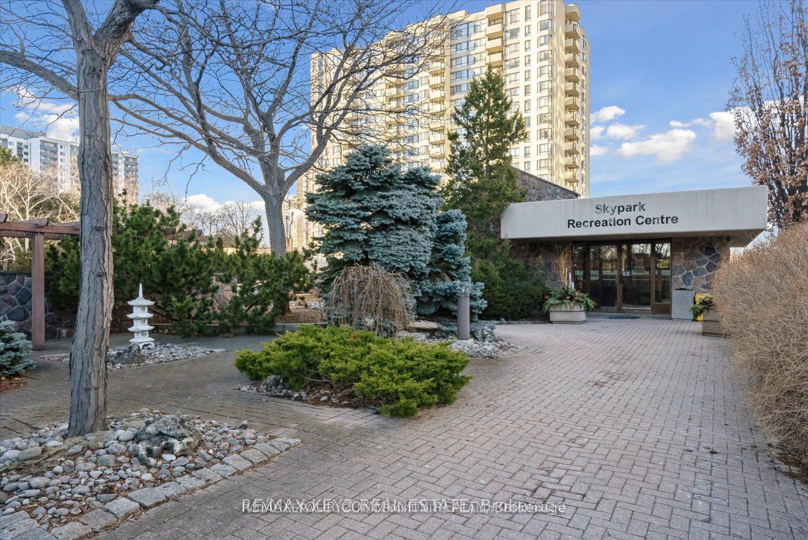 225 Bamburgh Circle 511, Toronto, ON M1W 3X9 photo 2