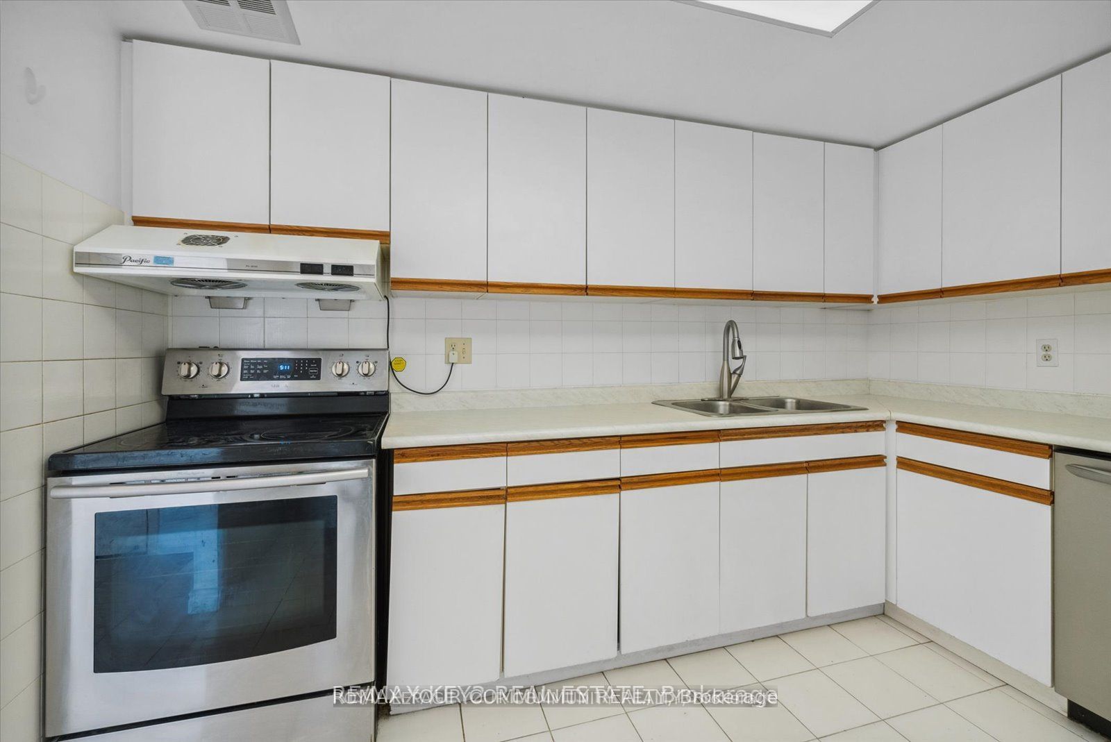 225 Bamburgh Circle 511, Toronto, ON M1W 3X9 photo 5