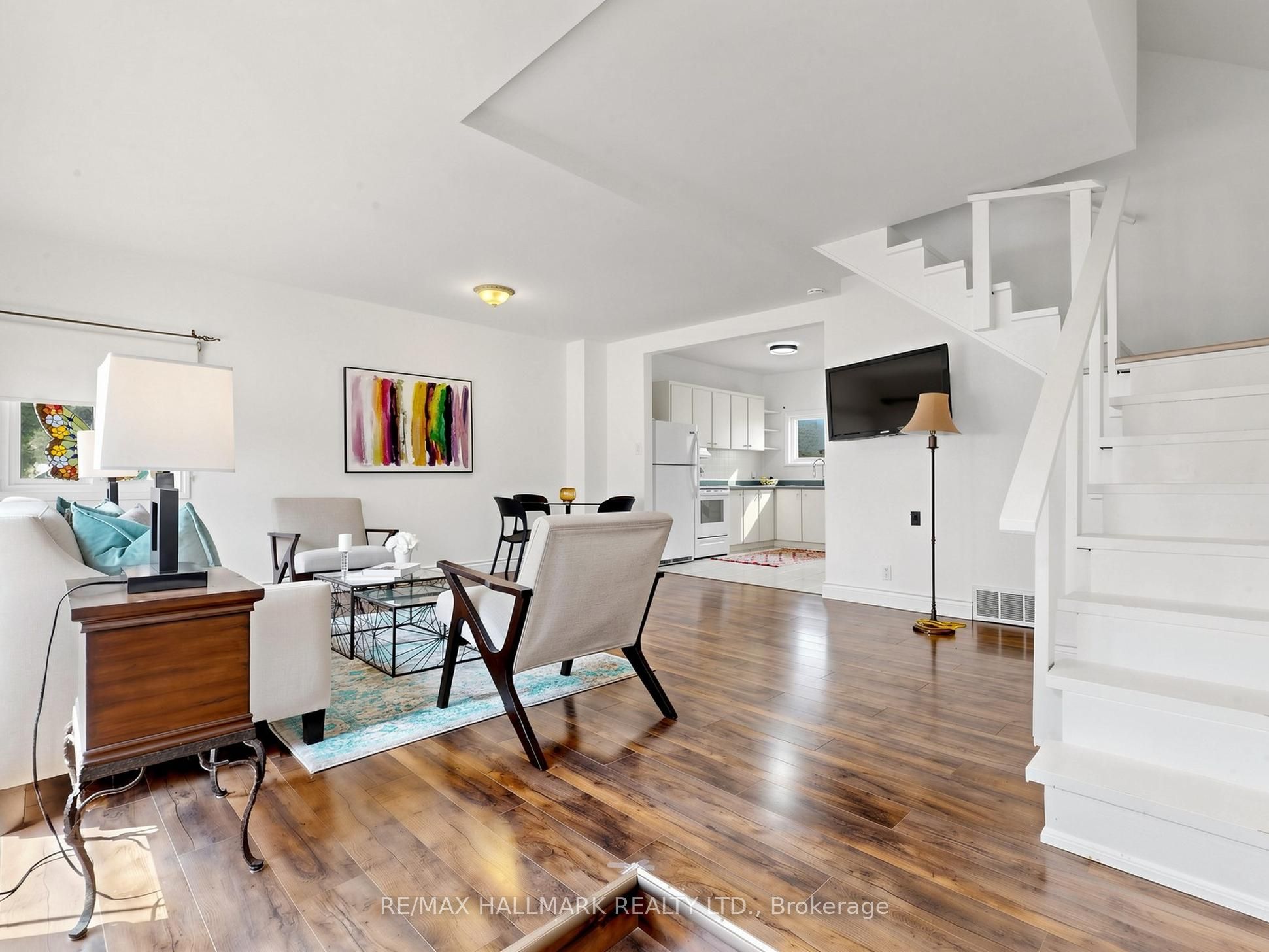 182 Holborne Avenue, Toronto, ON M4C 2R8 photo 4