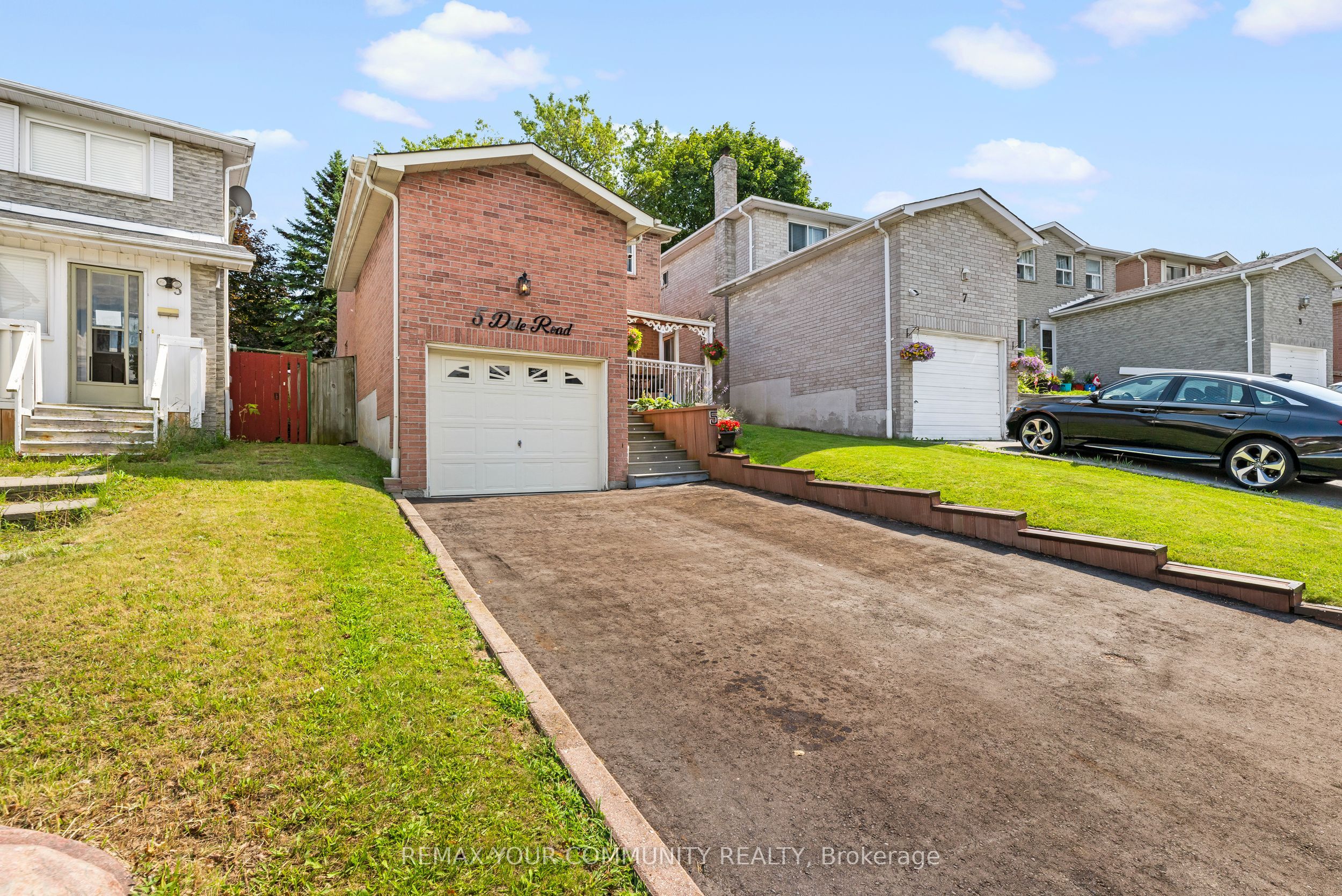 5 Dale Road, Ajax, ON L1S 5W4 photo 2