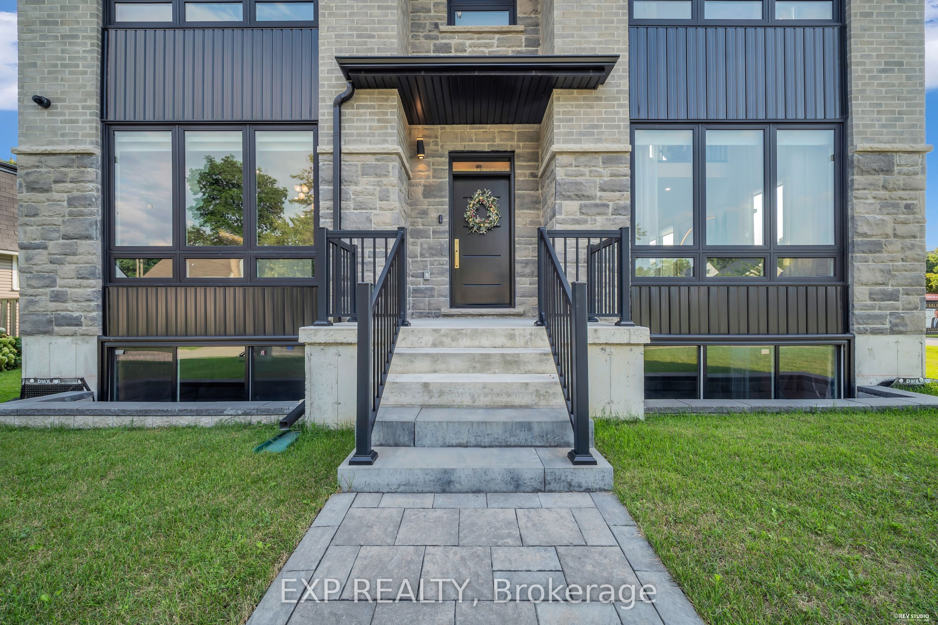 19 Burcher Road, Ajax, ON L1S 2P8 photo 2