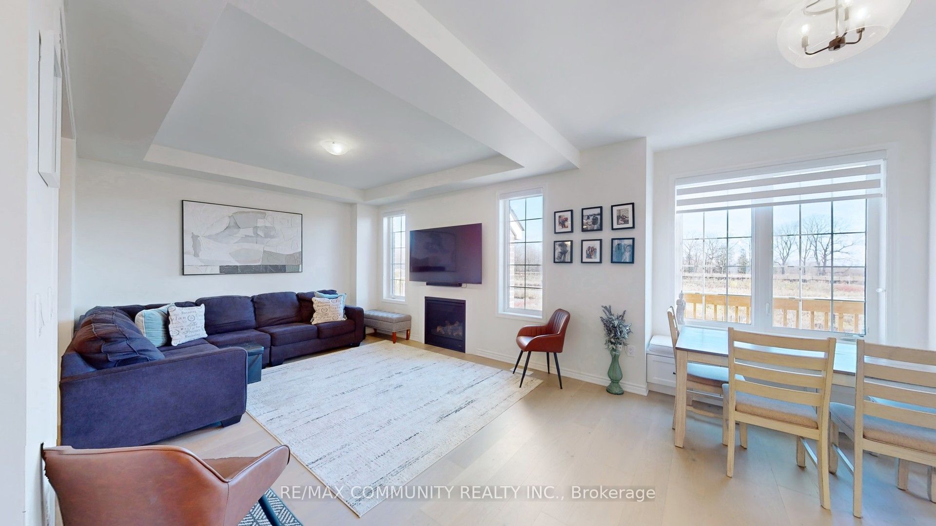 3279 Turnstone Boulevard, Pickering, ON L1X 0M9 photo 2