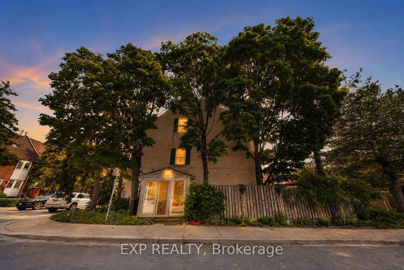 1 Quarry Court, Toronto, ON M4J 5A6