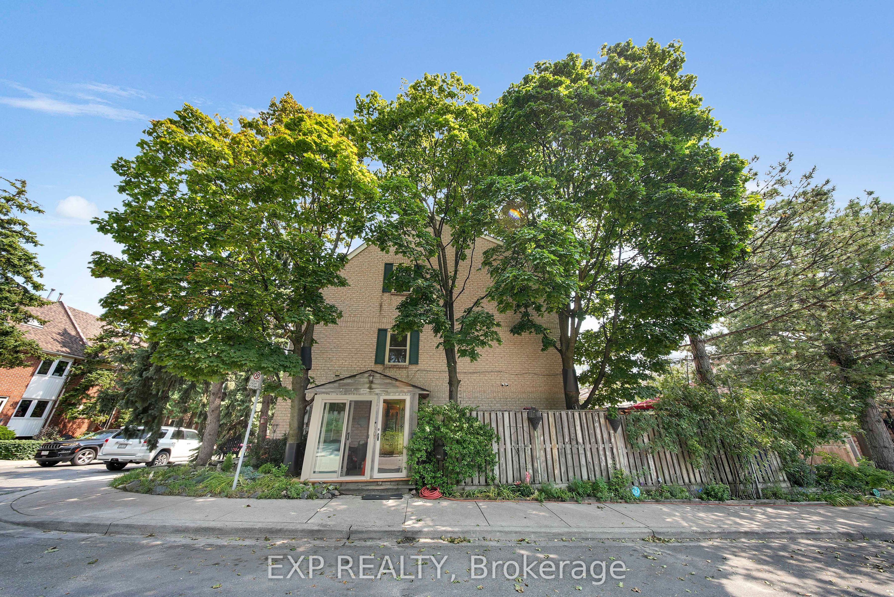 1 Quarry Court, Toronto, ON M4J 5A6 photo 2