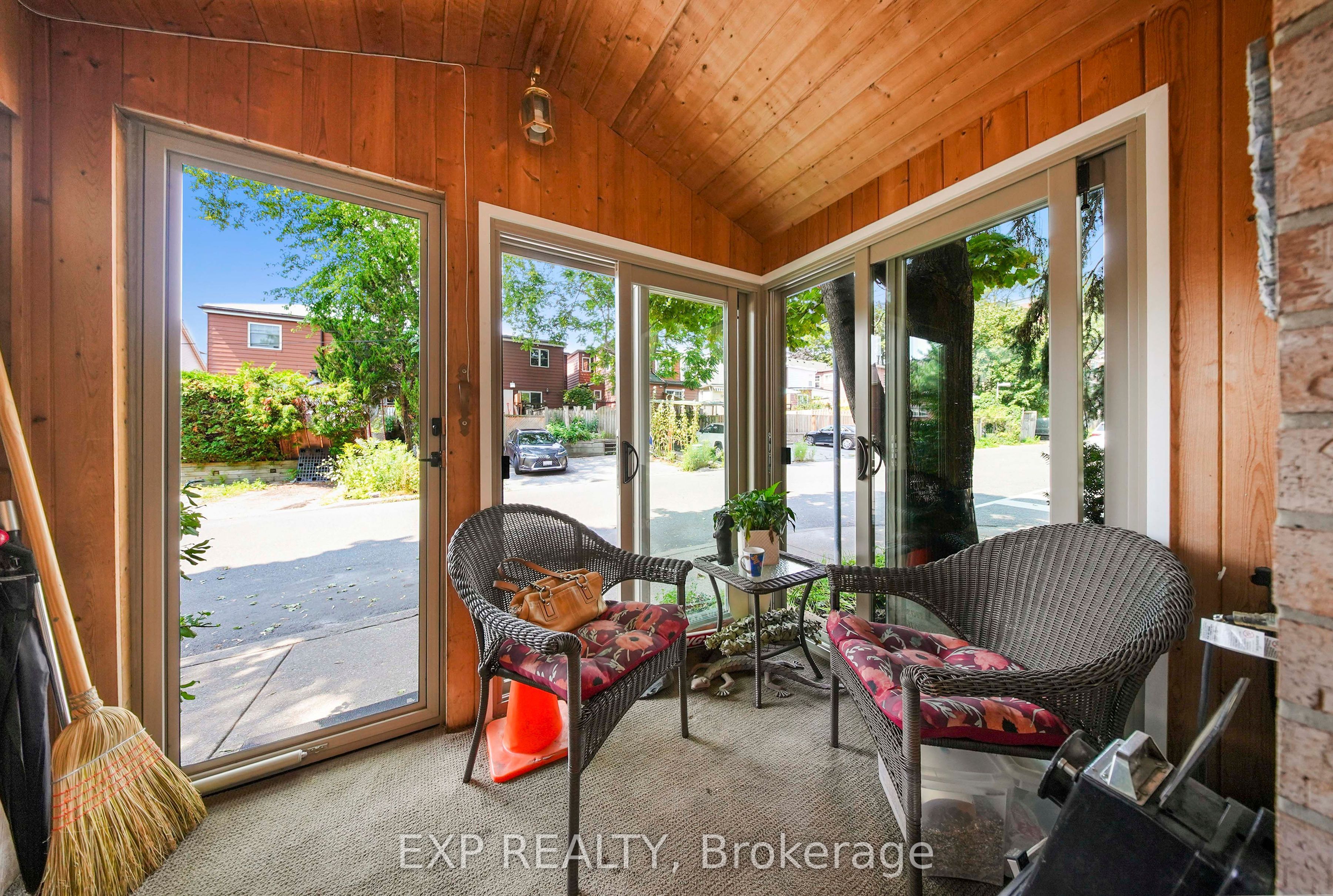 1 Quarry Court, Toronto, ON M4J 5A6 photo 4