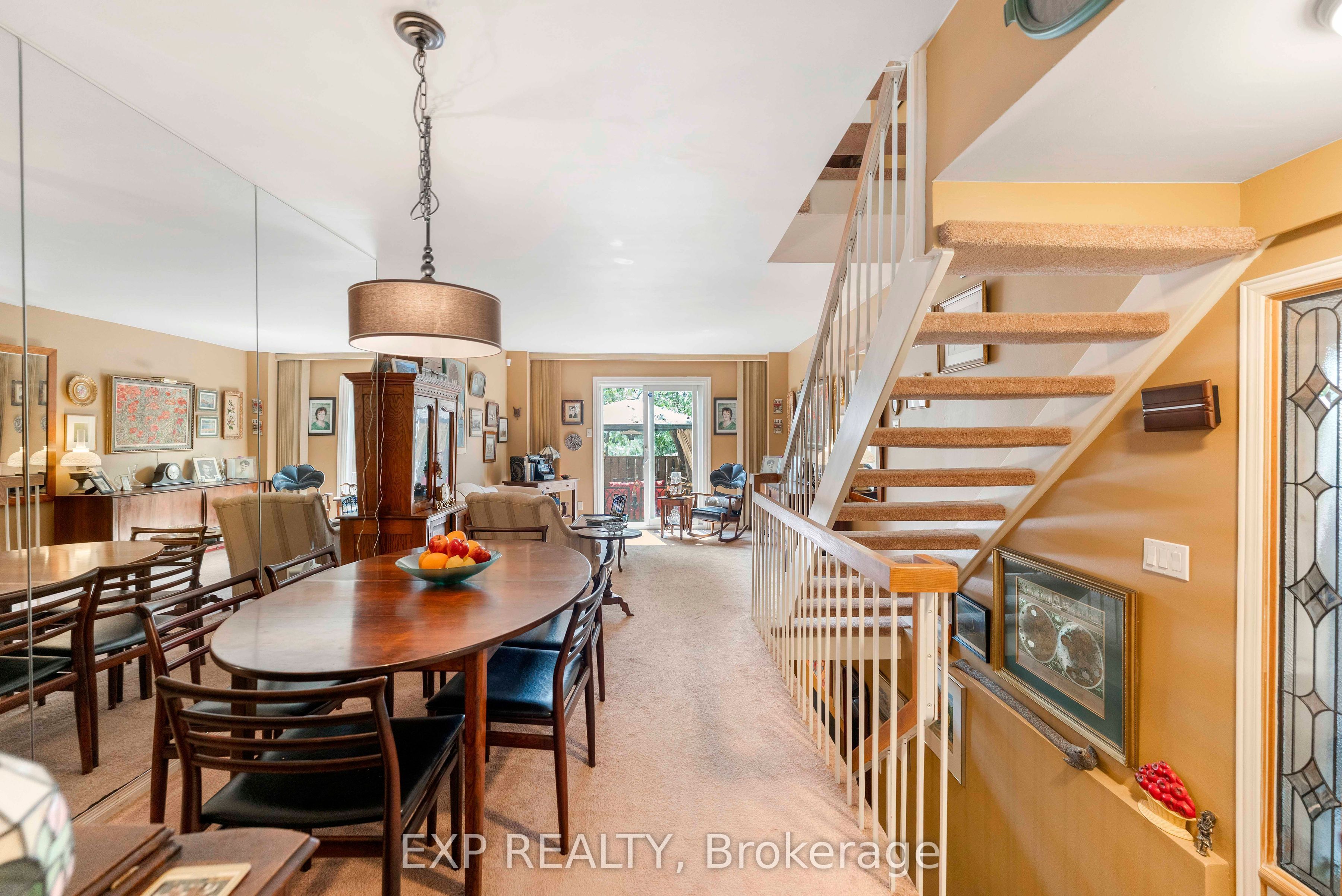 1 Quarry Court, Toronto, ON M4J 5A6 photo 5