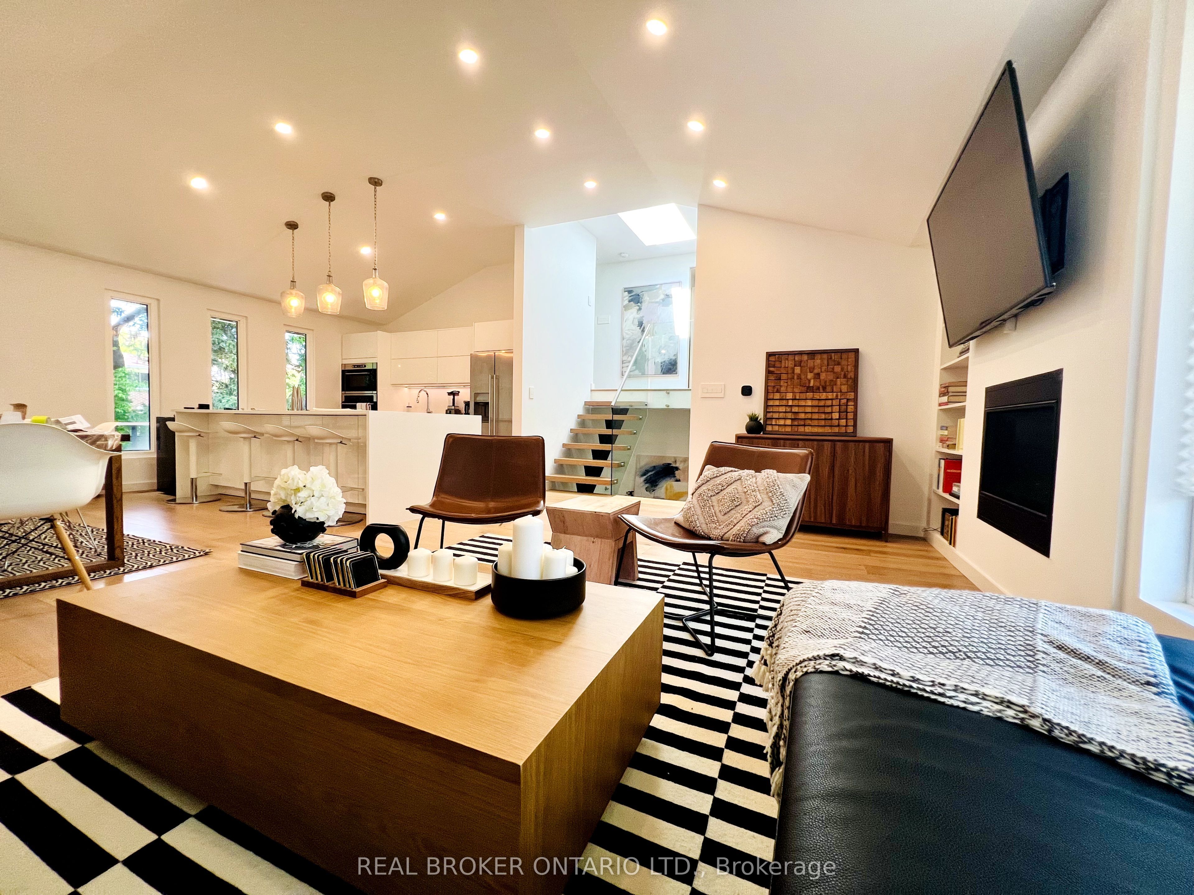 51 Castlemere Crescent, Toronto, ON M1W 1K4