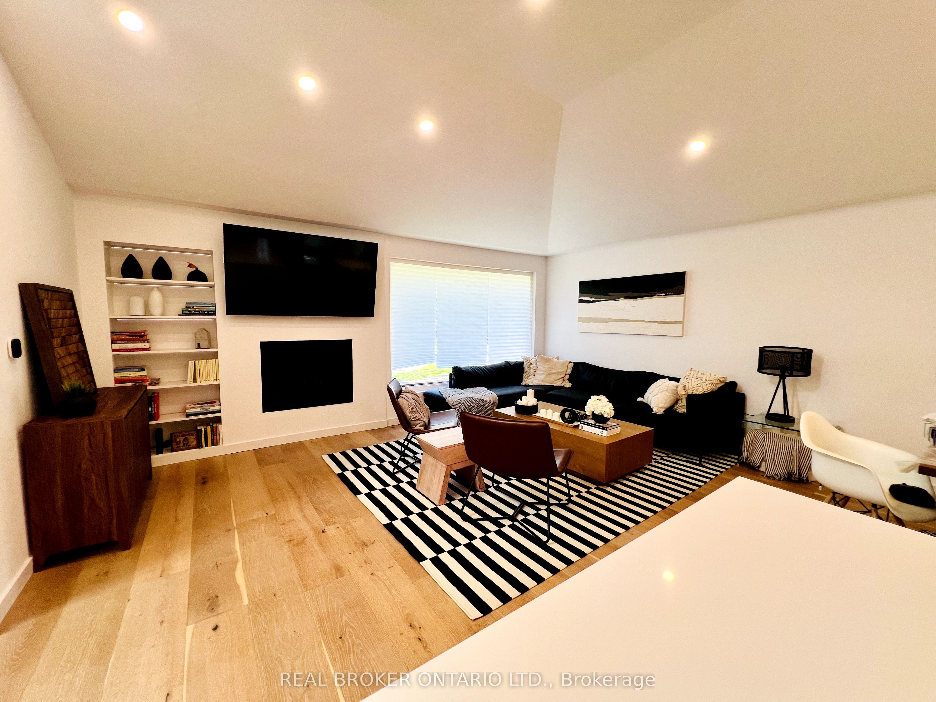 51 Castlemere Crescent, Toronto, ON M1W 1K4 photo 2