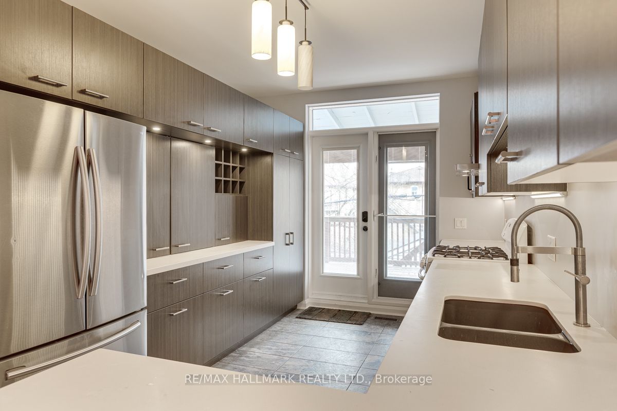 262 Highfield Road, Toronto, ON M4L 2V5 photo 2