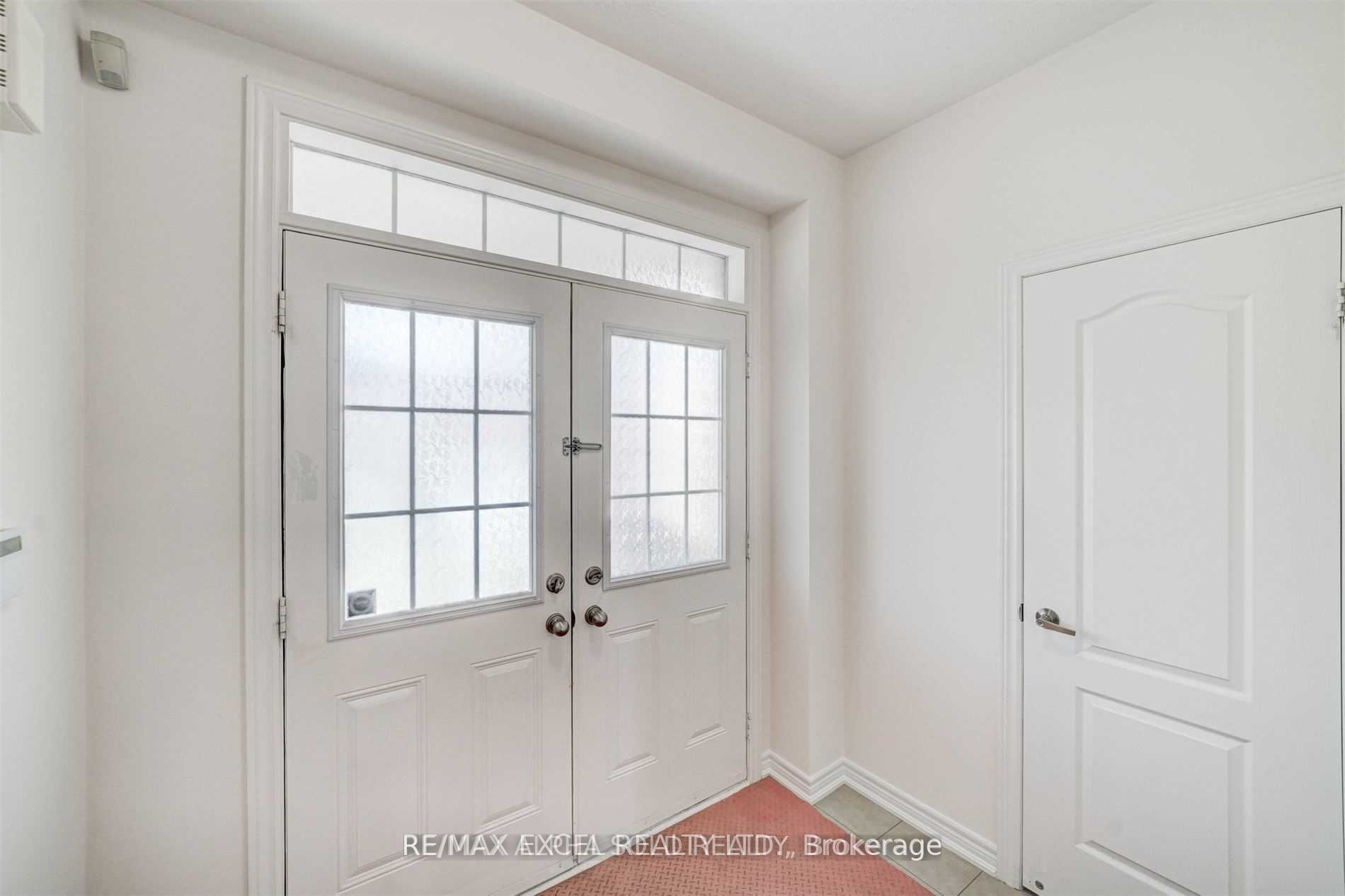 67 Alvin Curling Crescent, Toronto, ON M1V 0E7 photo 4