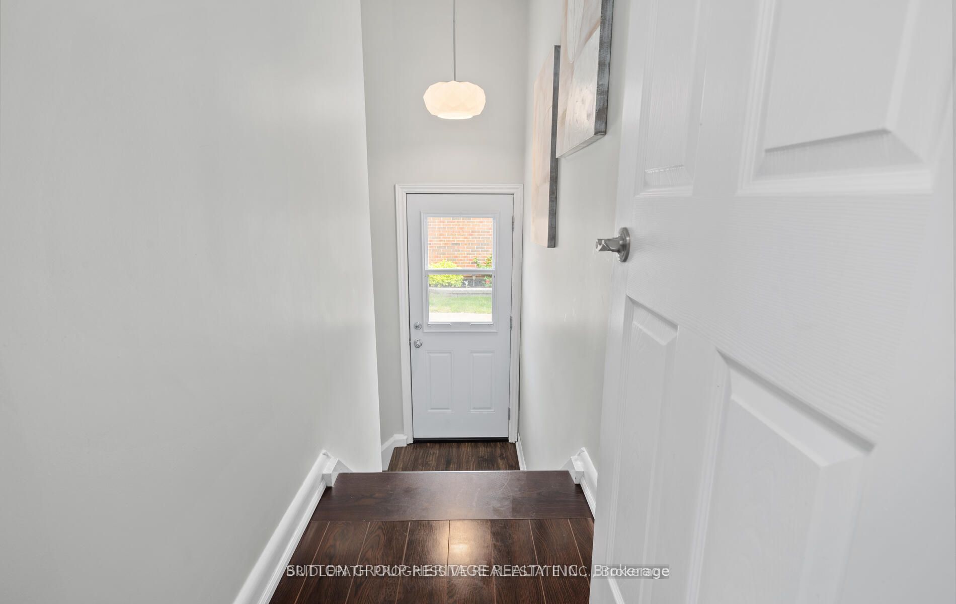 621 Wychwood Street, Oshawa, ON L1G 2T4 photo 2